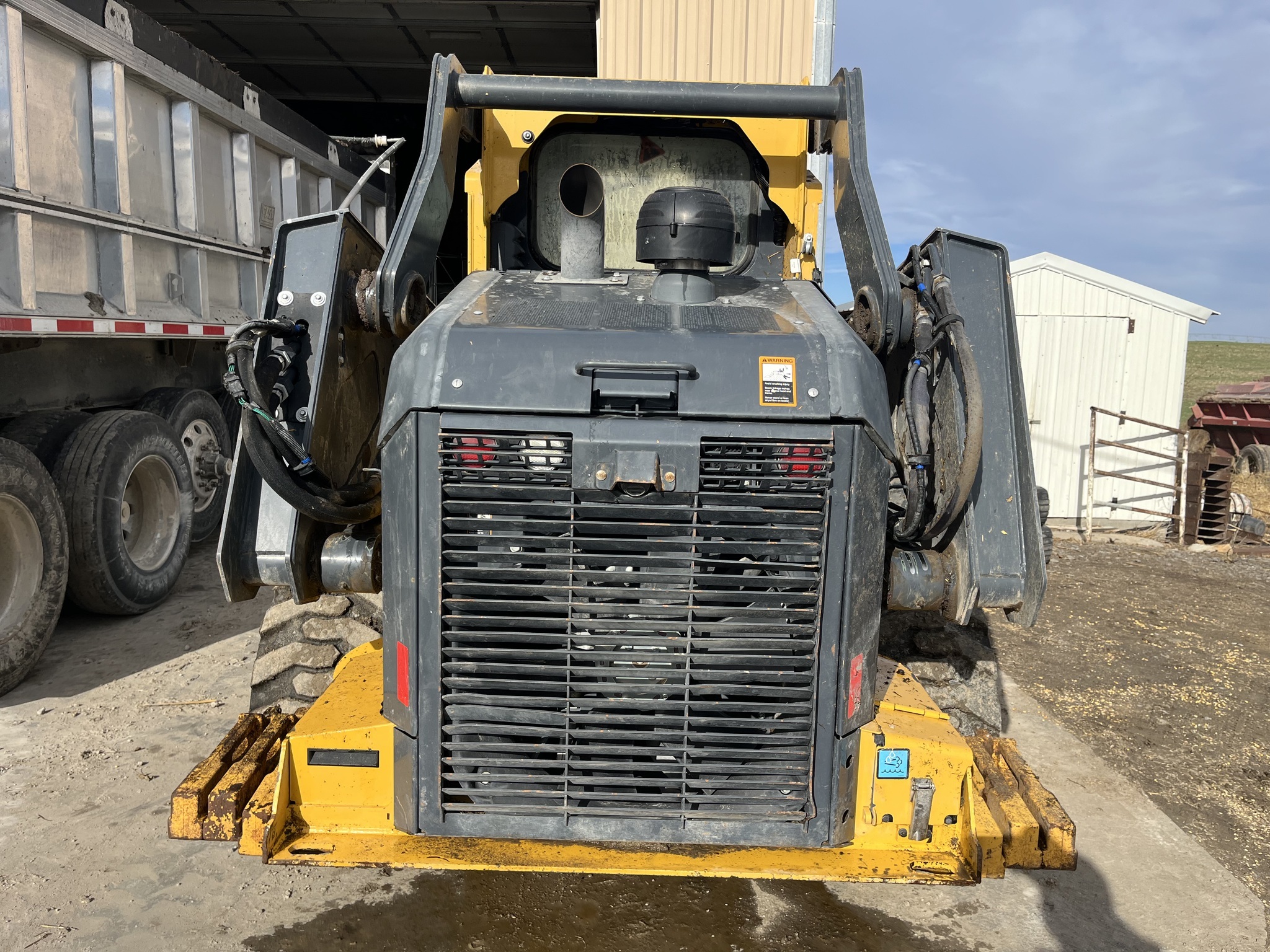 2022 Deere 330G Skid Steer