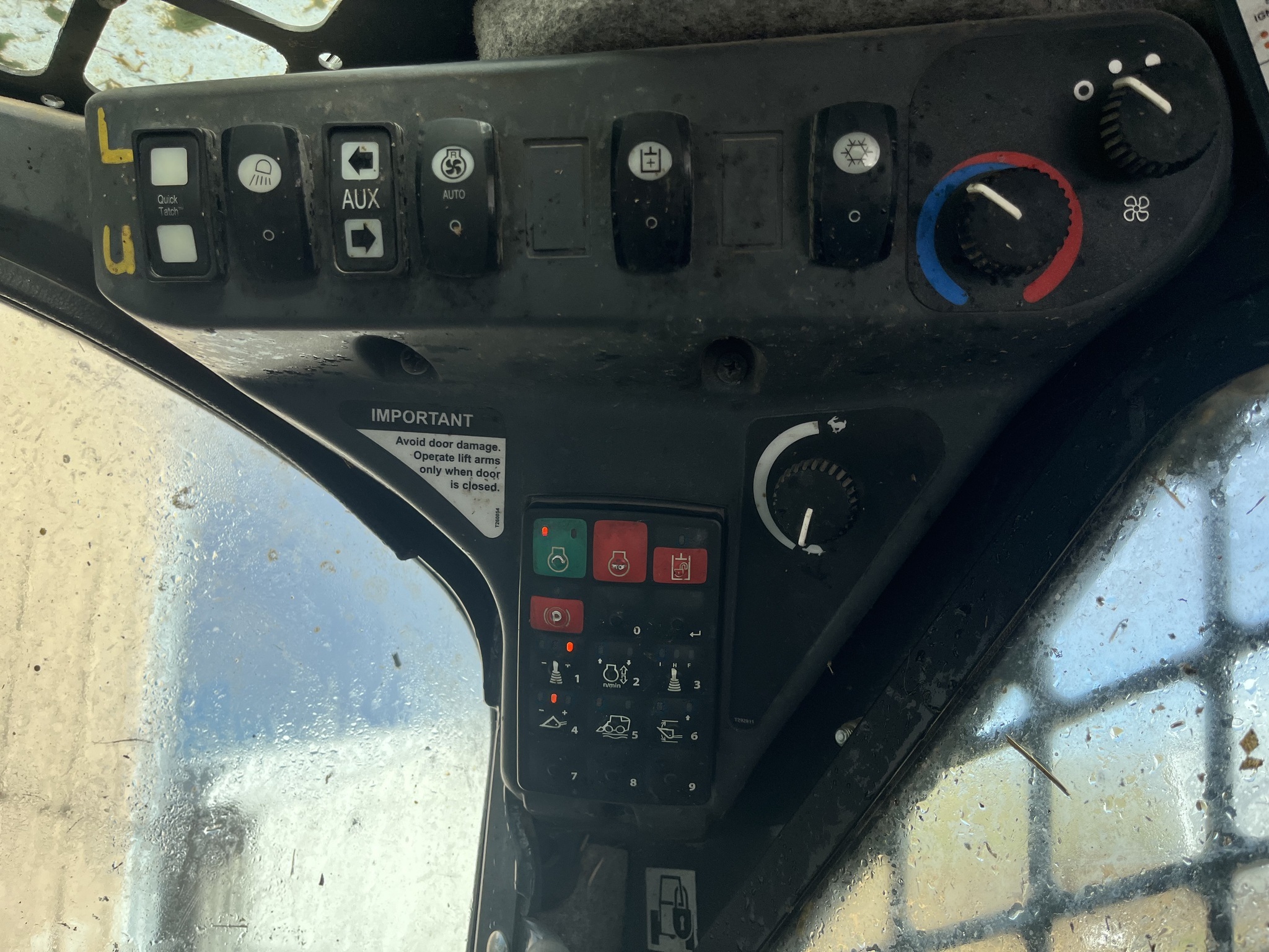 2022 Deere 330G Skid Steer
