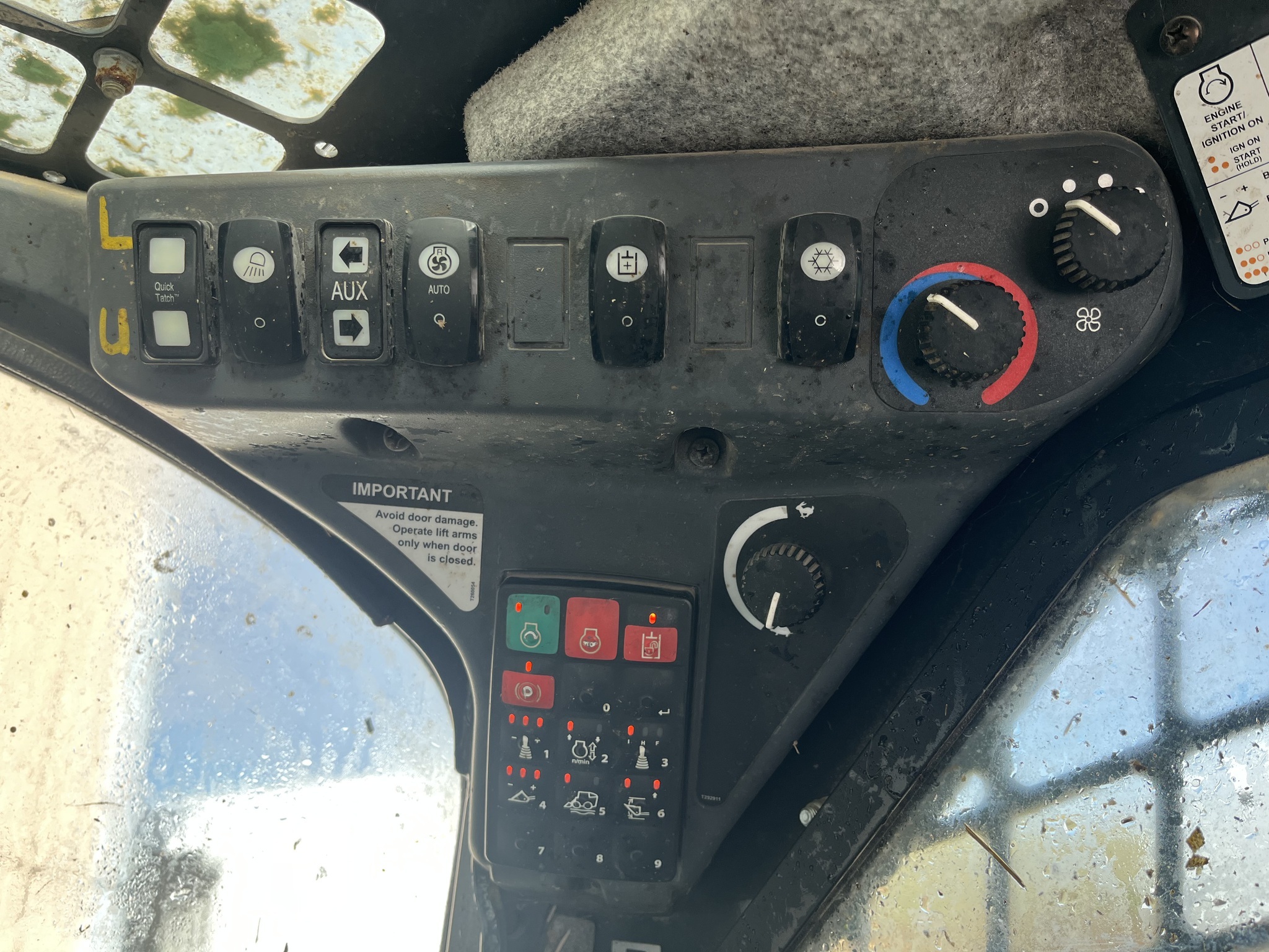 2022 Deere 330G Skid Steer