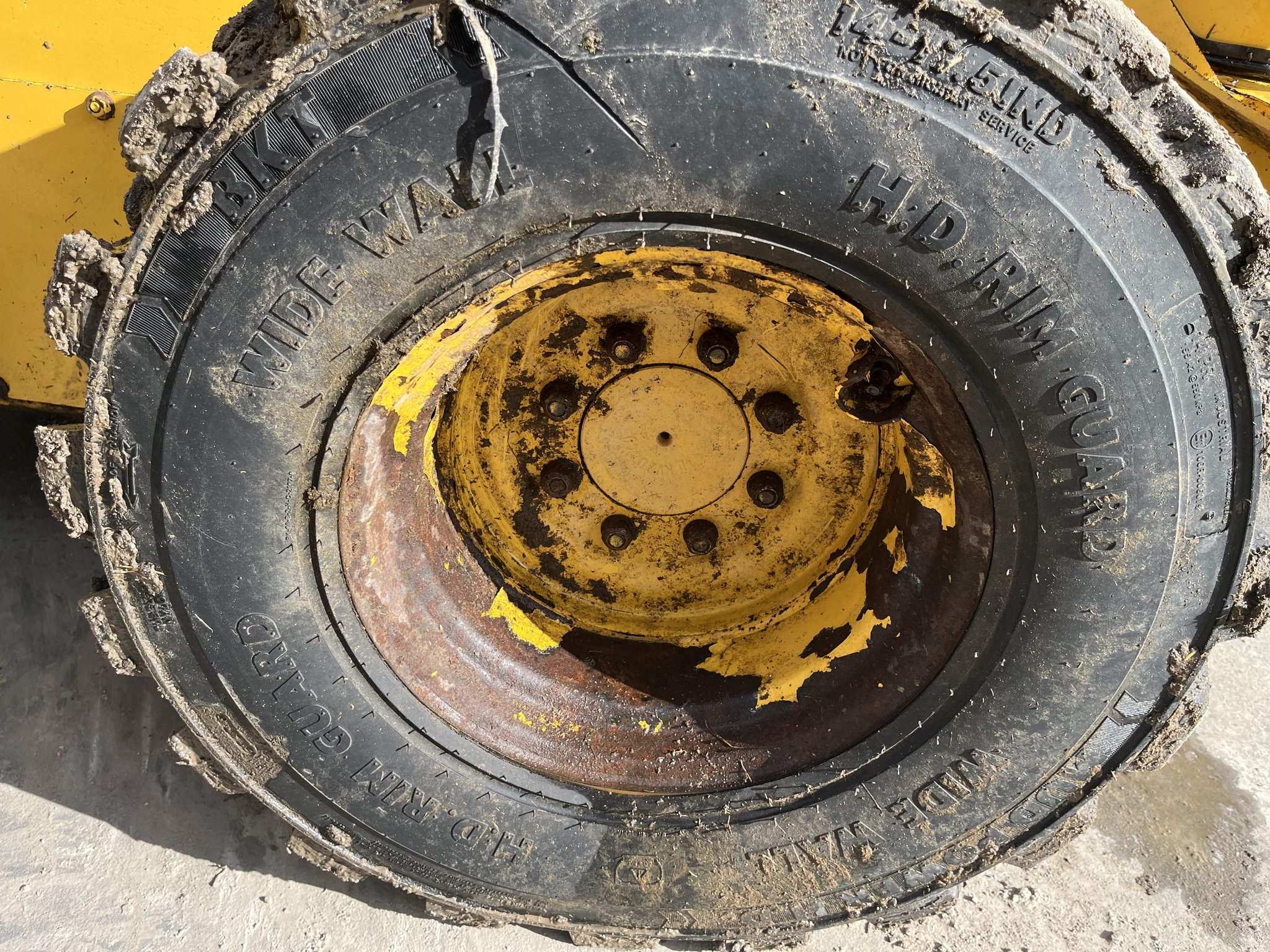2022 Deere 330G Skid Steer