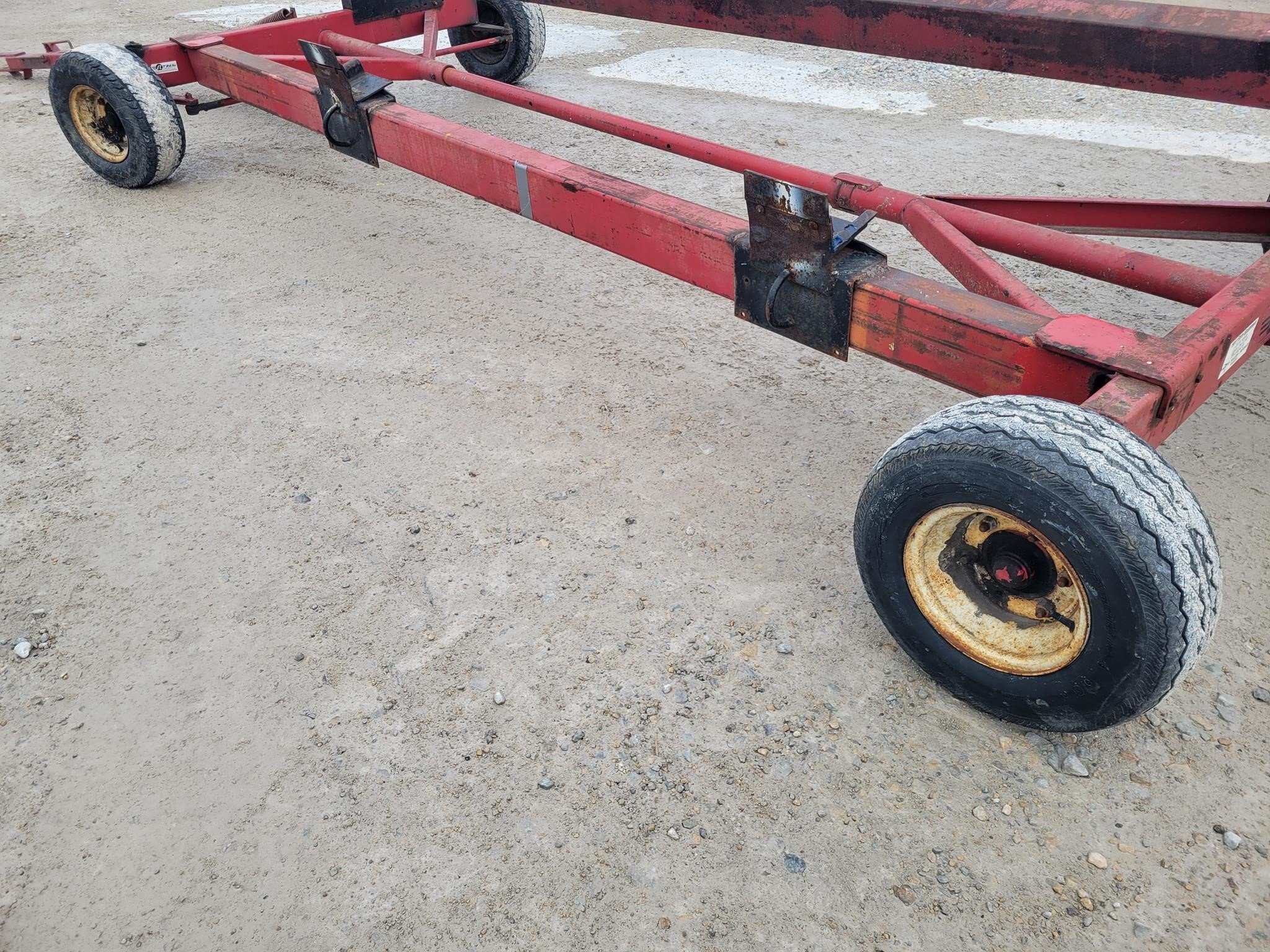  E-Z Trail 672 Header Trailer