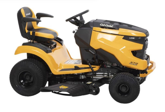 2026 Cub Cadet LX42 Lawn Mower