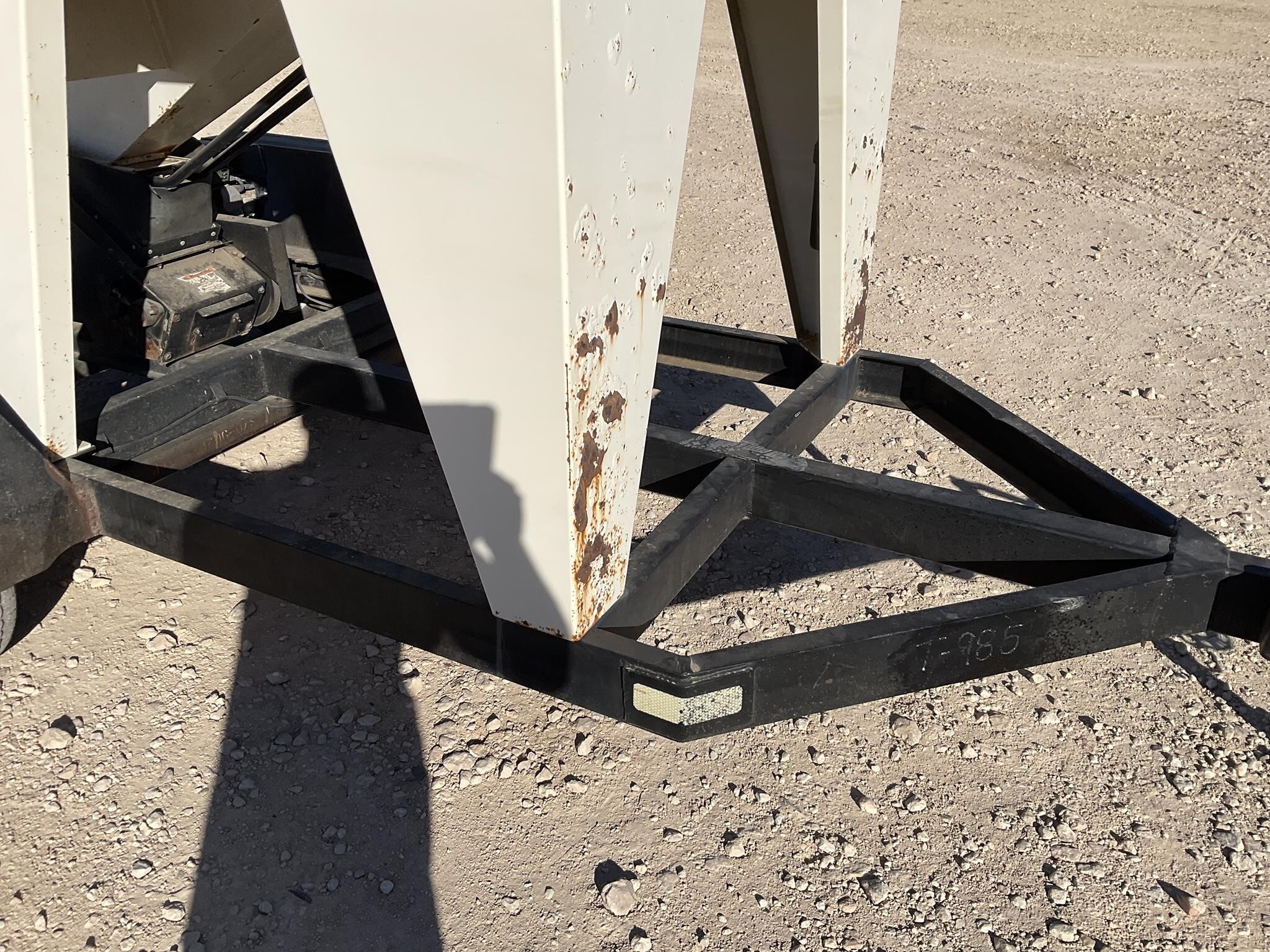  Friesen Titan 4 SE Seed Tender