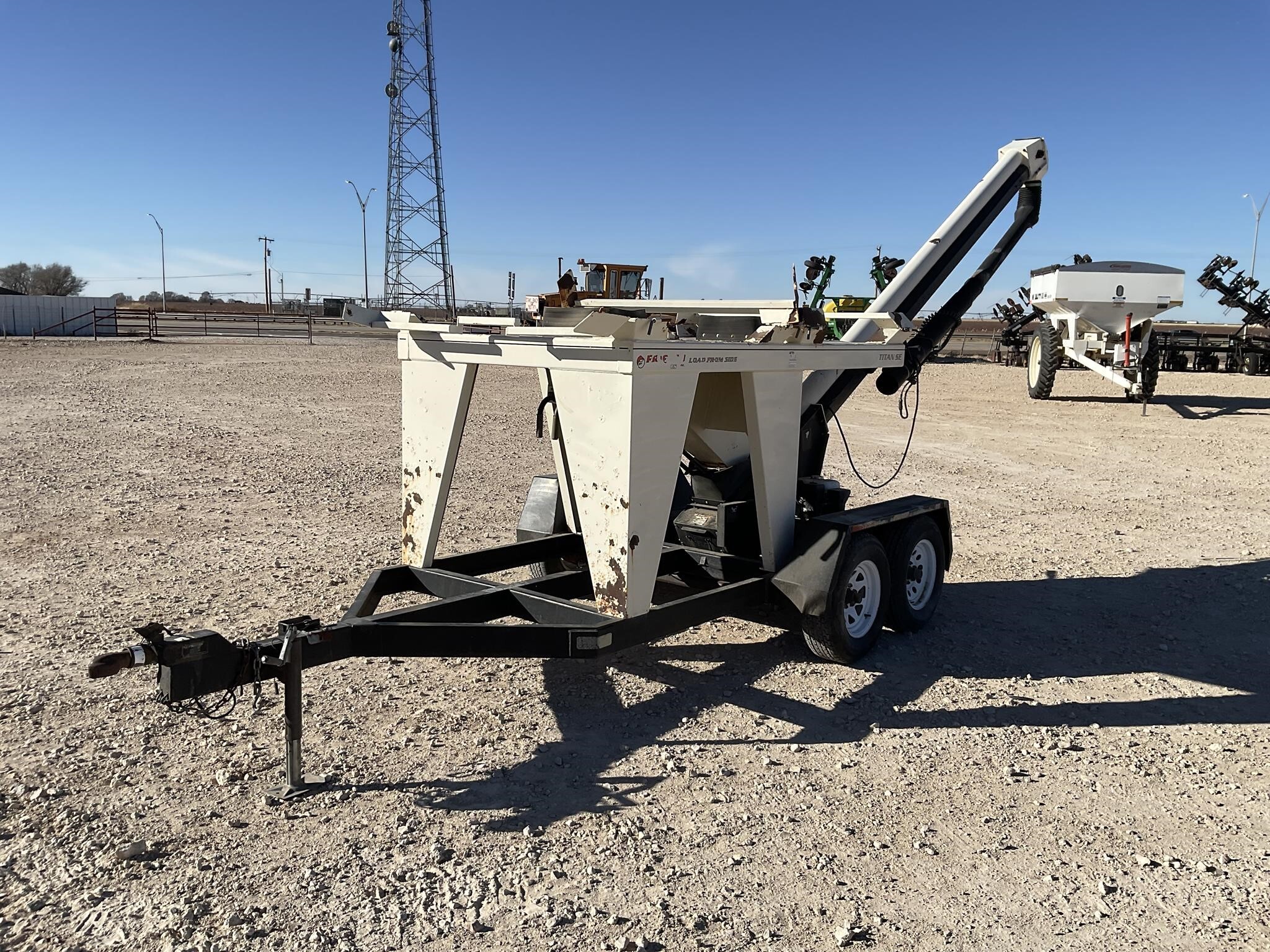  Friesen Titan 4 SE Seed Tender