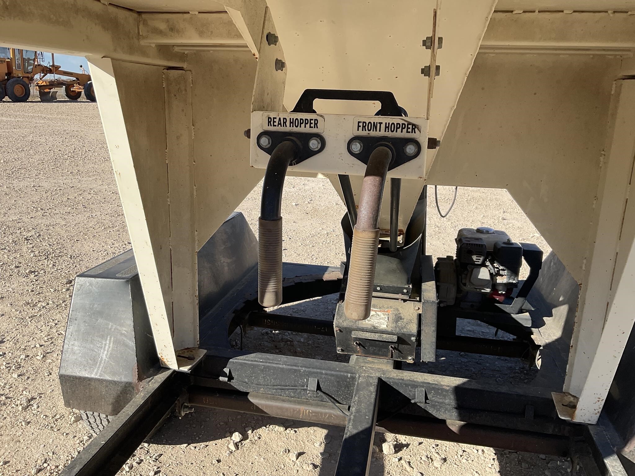  Friesen Titan 4 SE Seed Tender