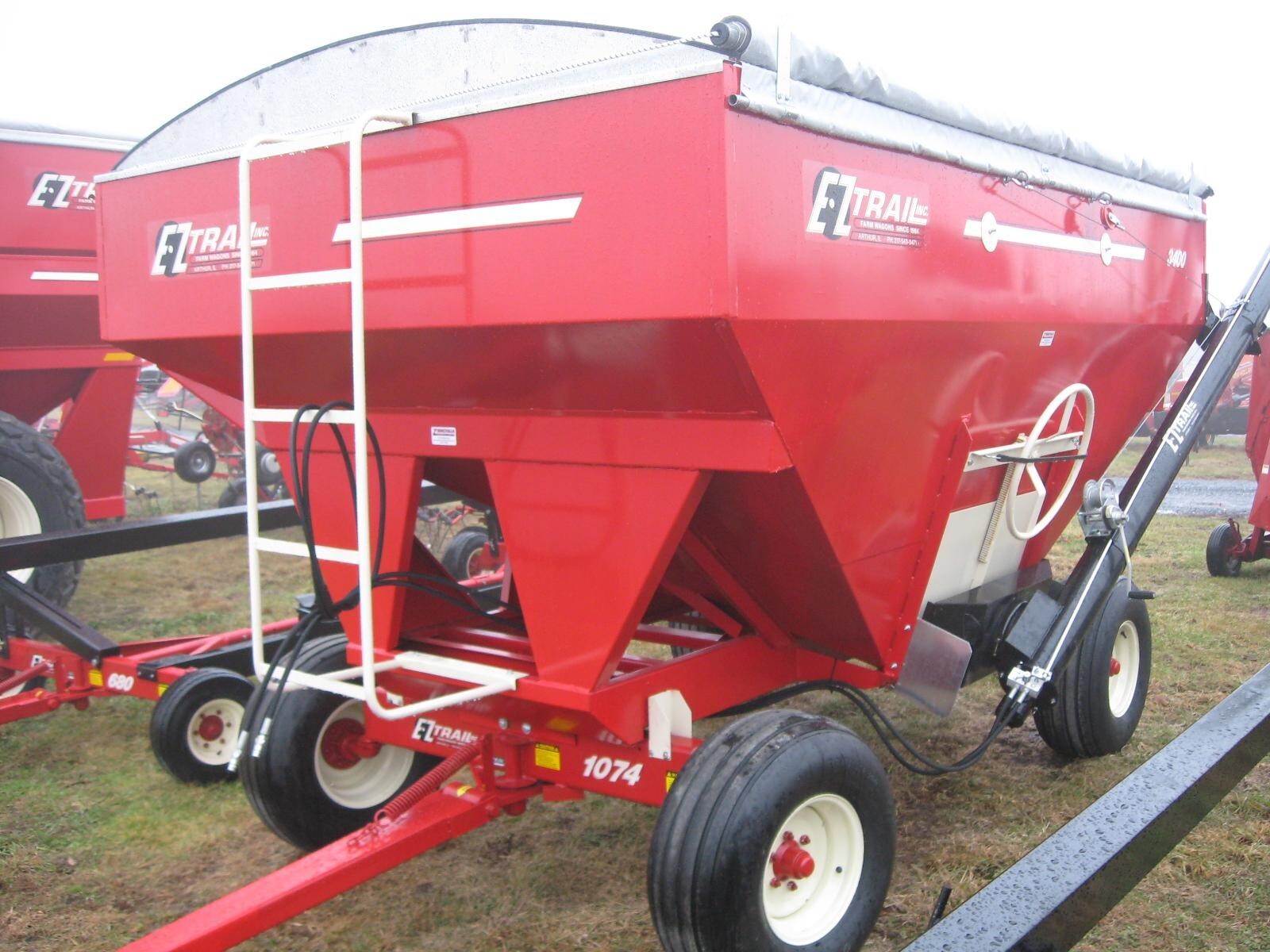 2025 E-Z Trail 300 Gravity Wagon