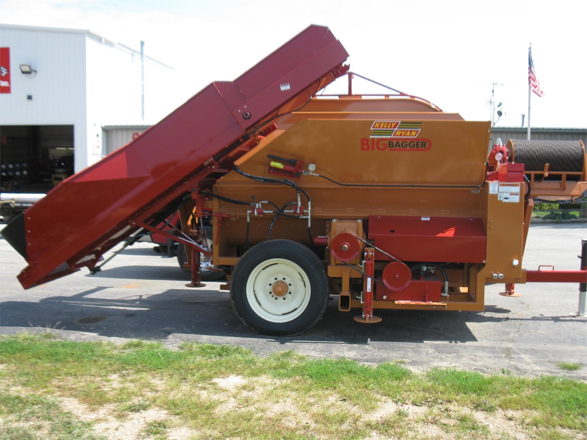  Kelly Ryan 10FT Centerline Bale Wrapper