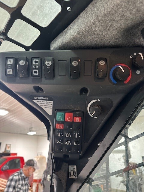 2022 Deere 333G Skid Steer