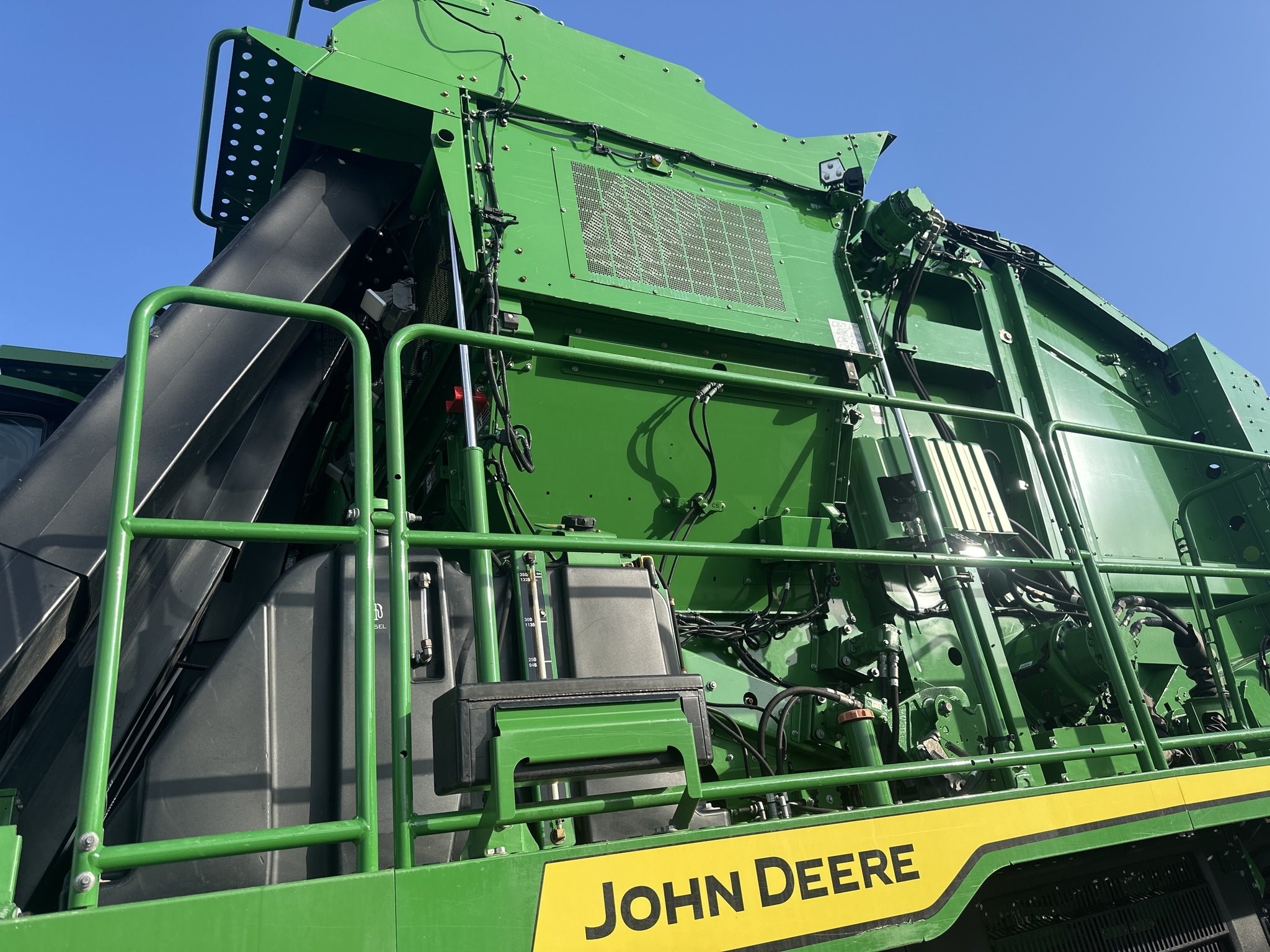 2024 John Deere CP770 Cotton Equipment