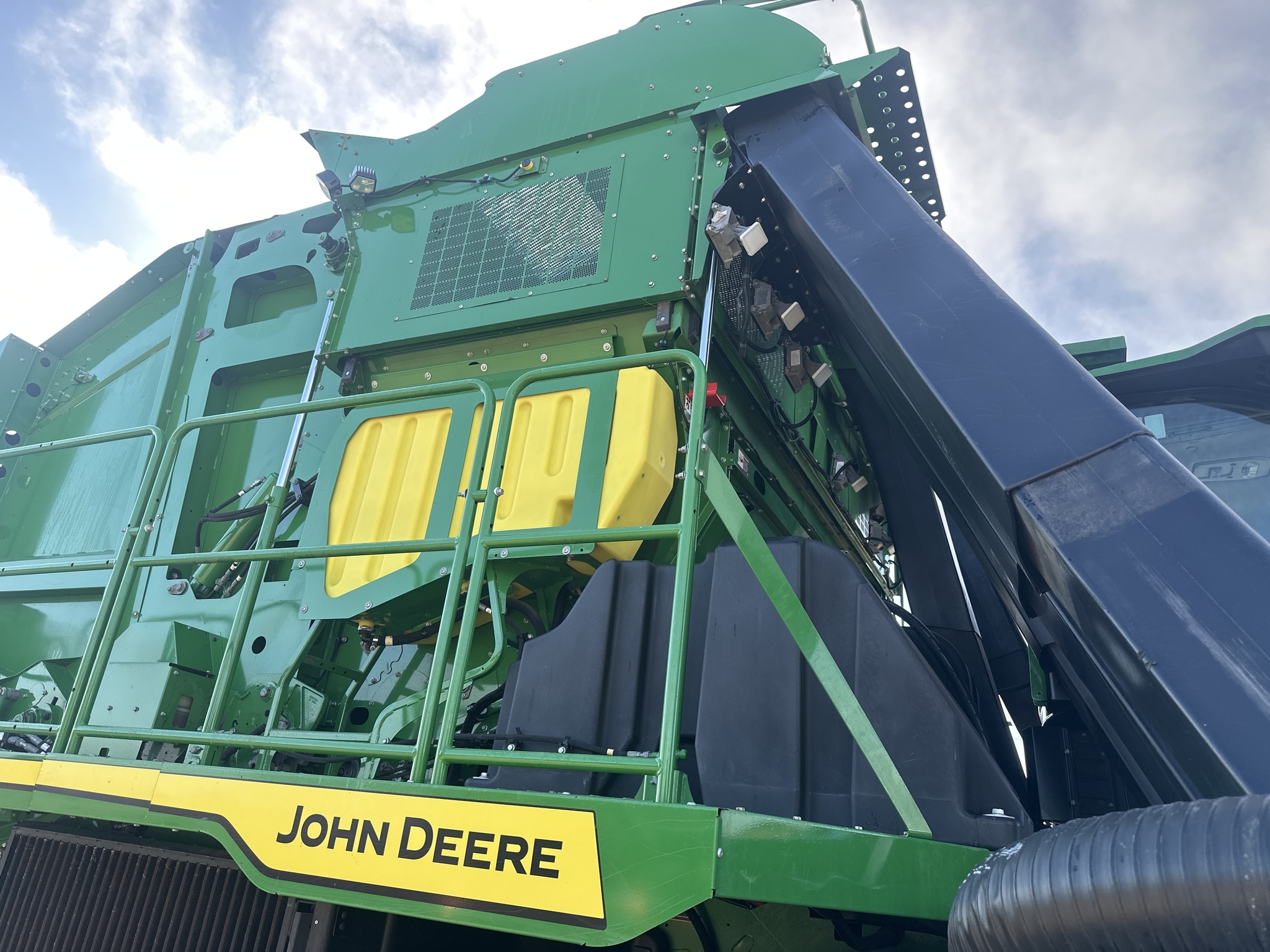 2024 John Deere CP770 Cotton Equipment