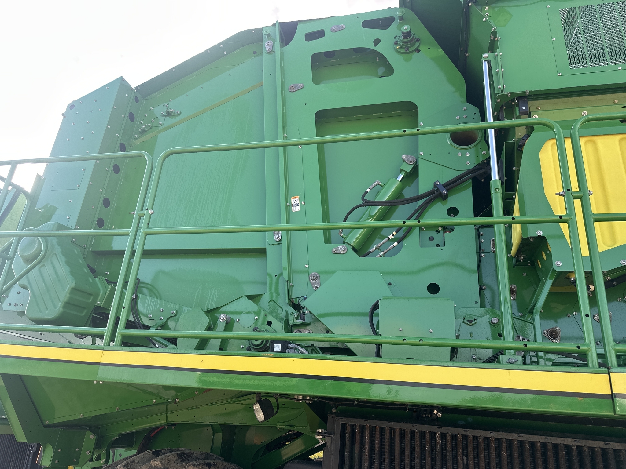 2024 John Deere CP770 Cotton Equipment