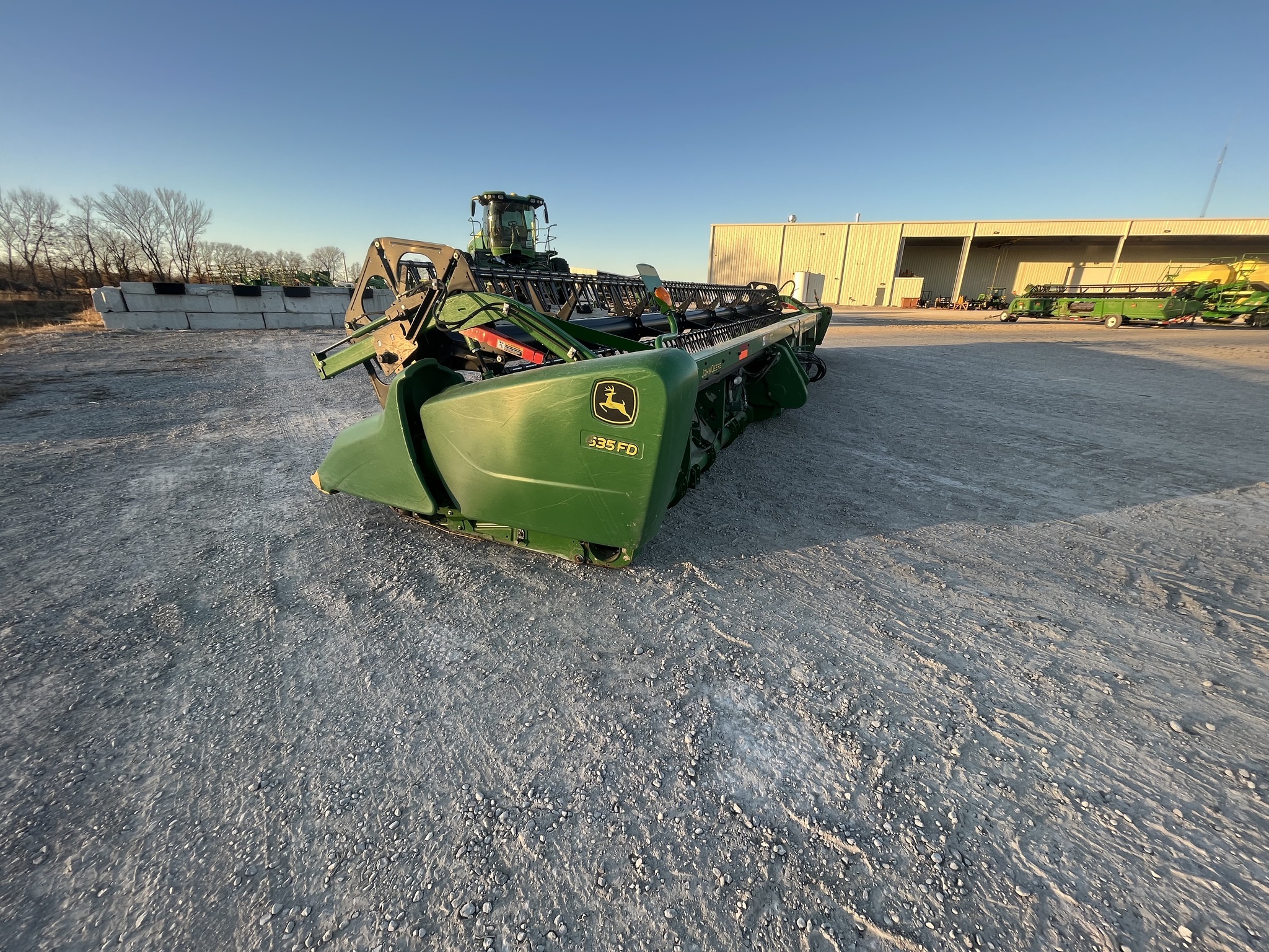2016 John Deere 635FD Platform