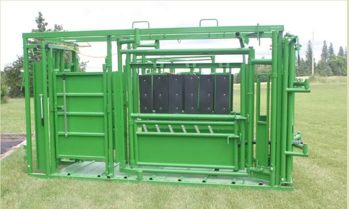  Real-Tuff SC Livestock Trailer