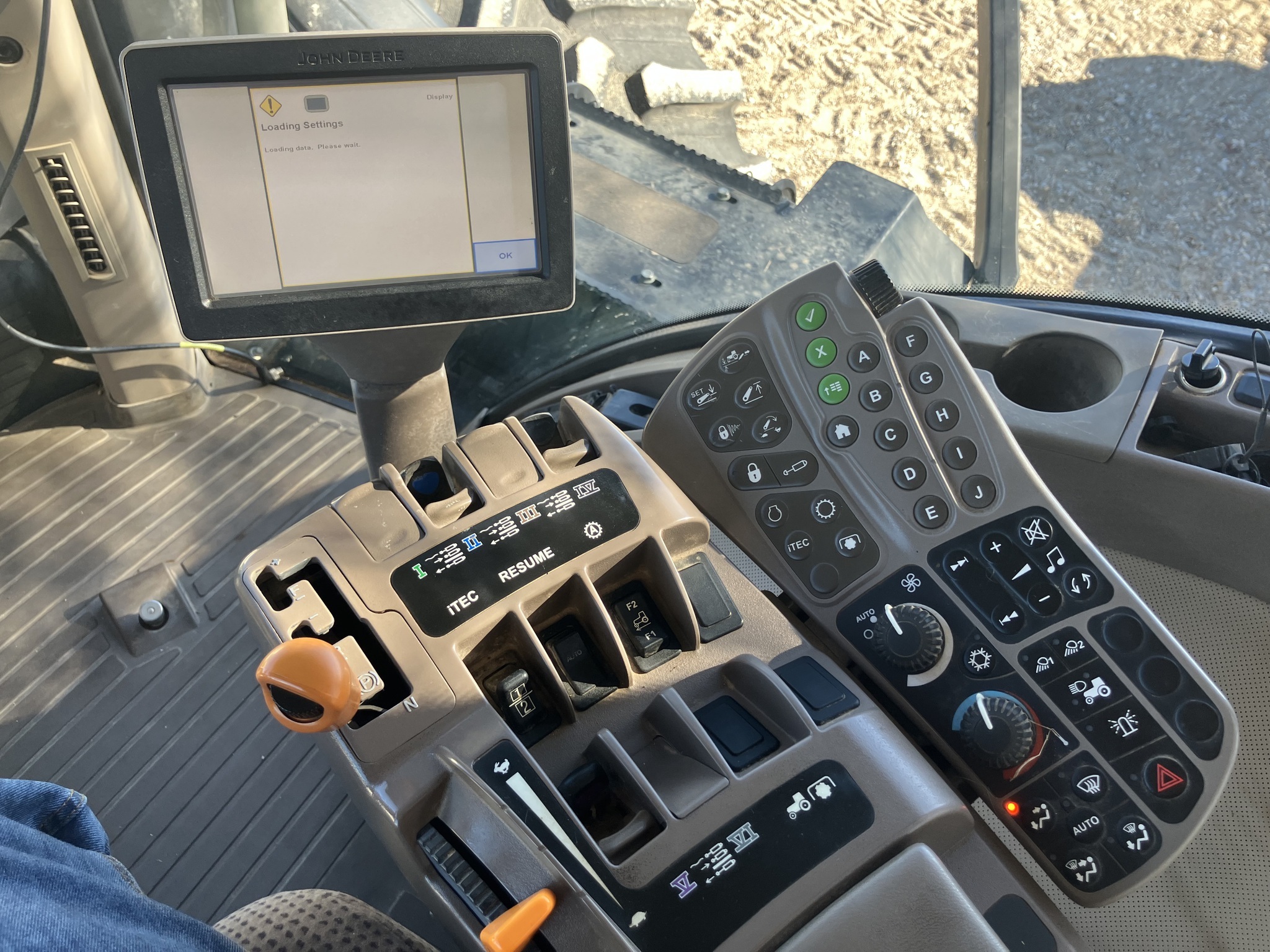 2013 John Deere 9560R Tractor
