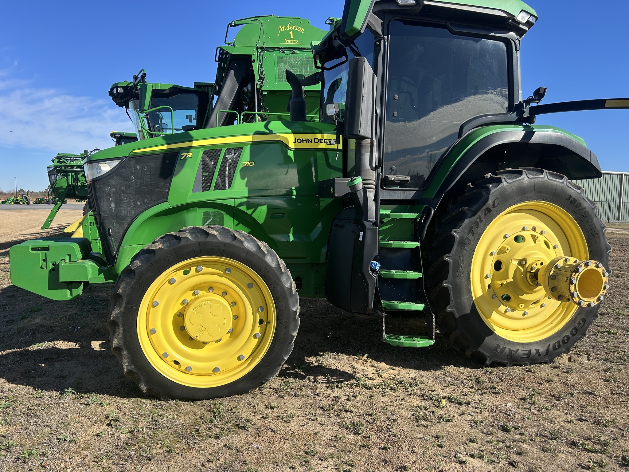 2021 John Deere 7R 210 Tractor