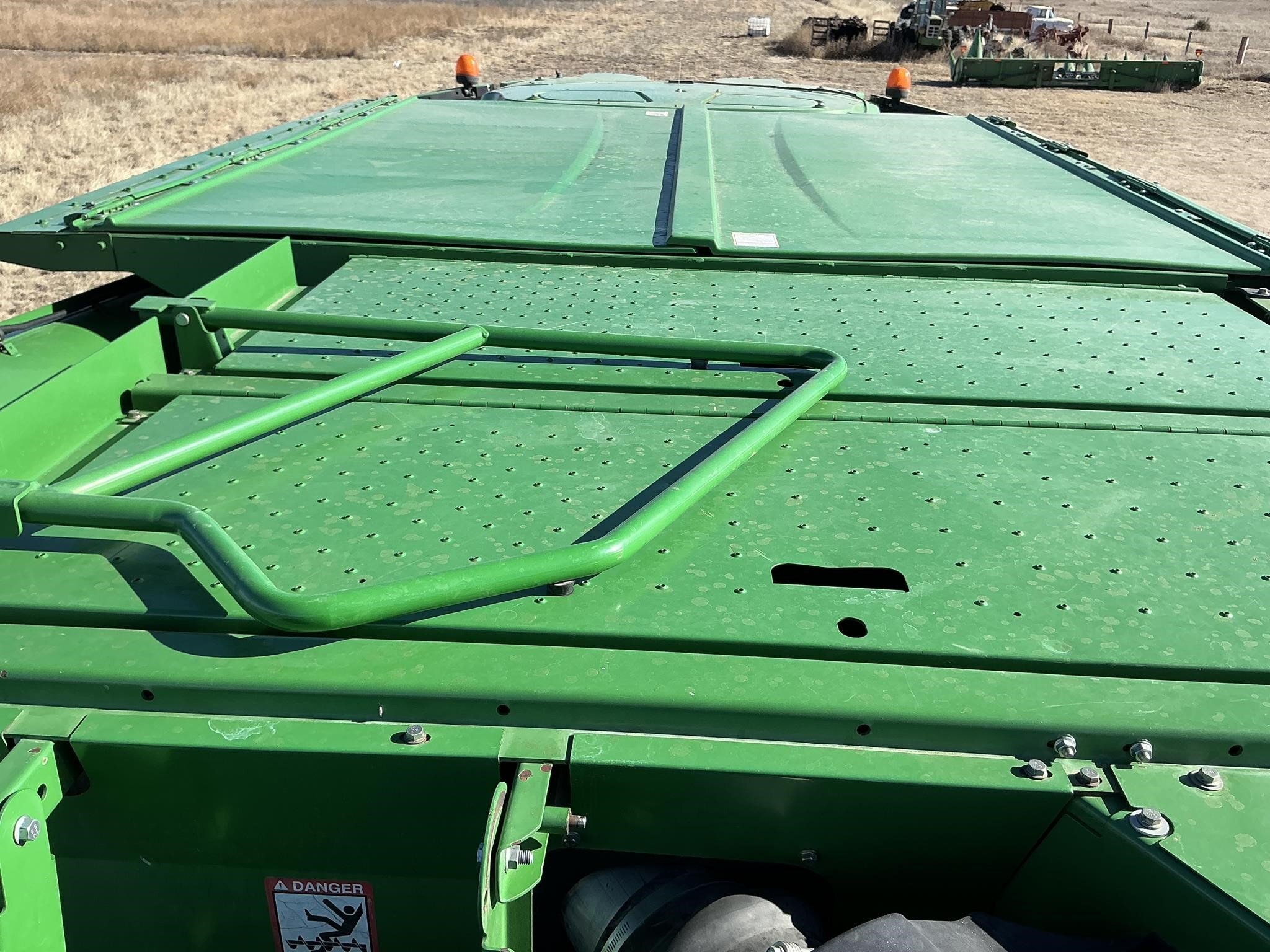 2013 John Deere S680 Combine