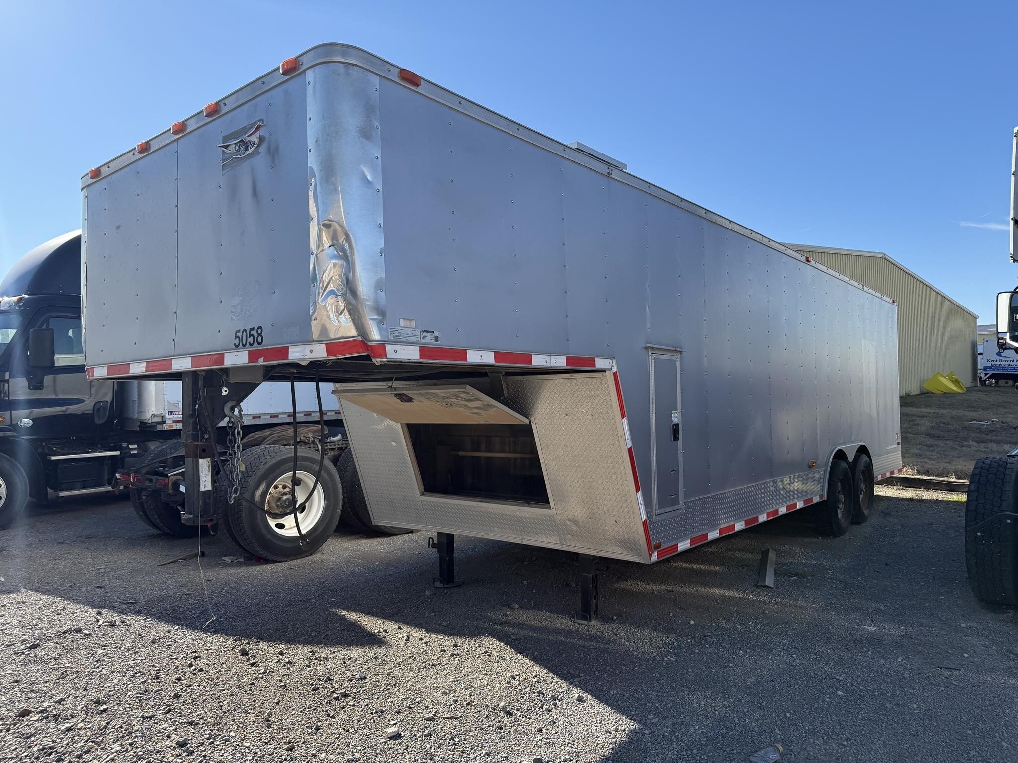 2015 Freedom 30 FT ENCLOSED Box Trucks/Trailer