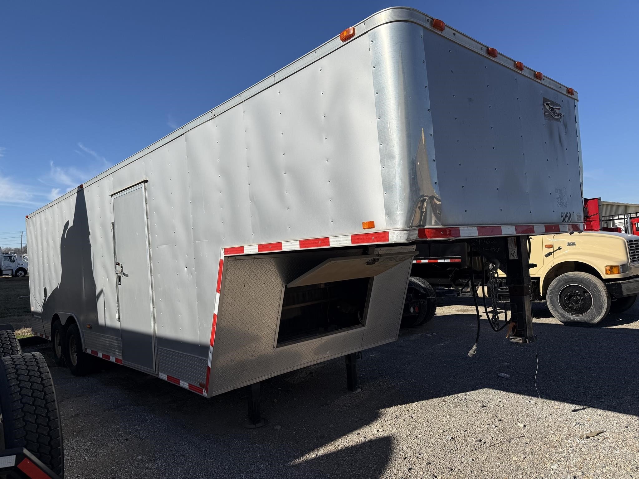 2015 Freedom 30 FT ENCLOSED Box Trucks/Trailer