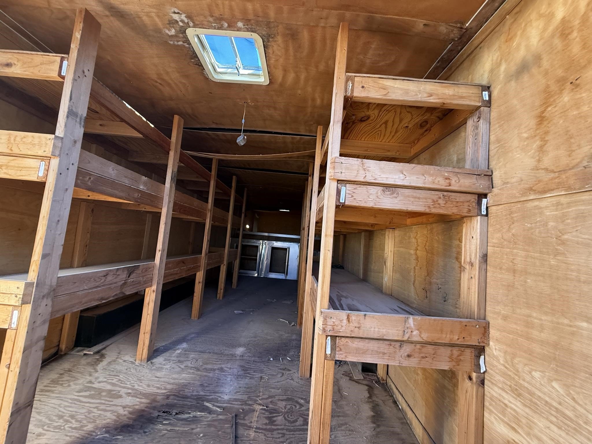 2015 Freedom 30 FT ENCLOSED Box Trucks/Trailer