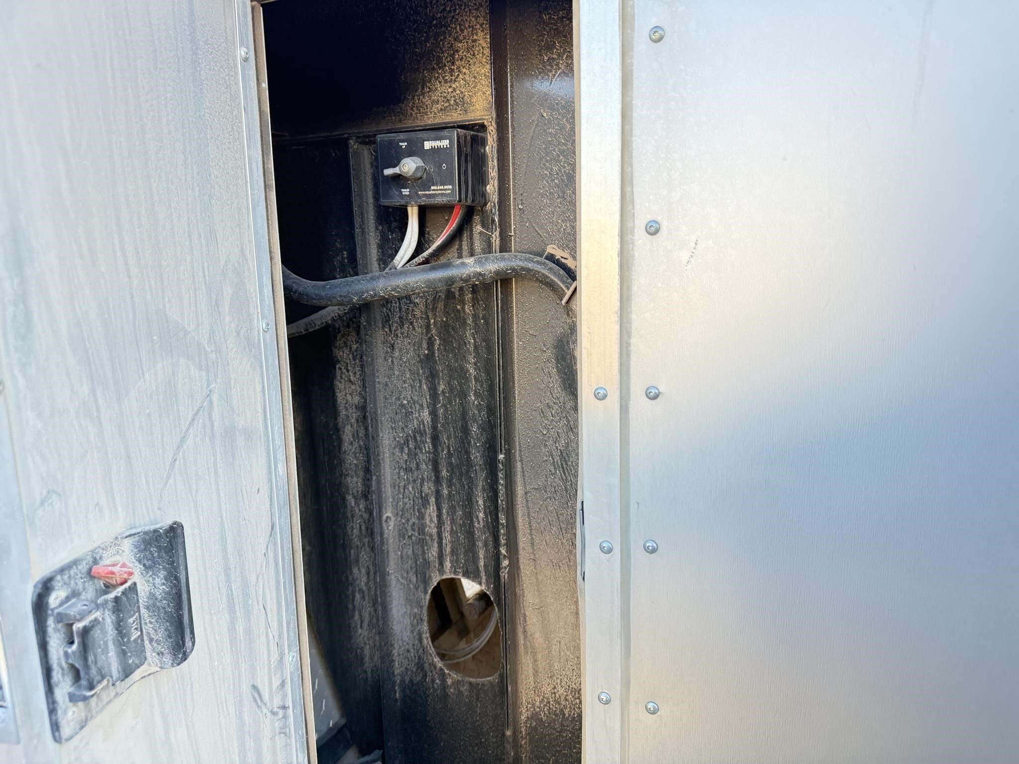 2015 Freedom 30 FT ENCLOSED Box Trucks/Trailer