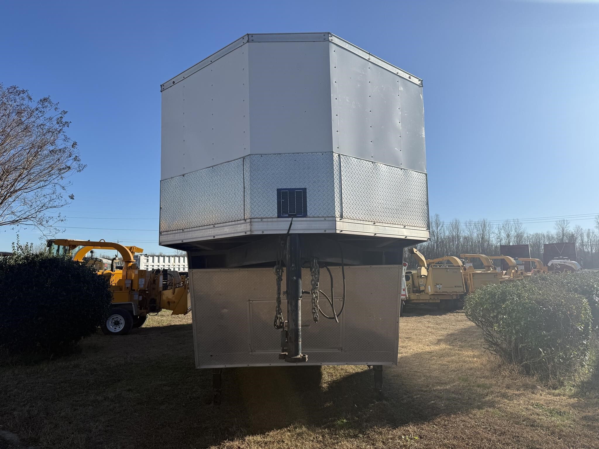 2019 SALVATION TRAILERS 37 FT ENCLOSED Box Trucks/Trailer
