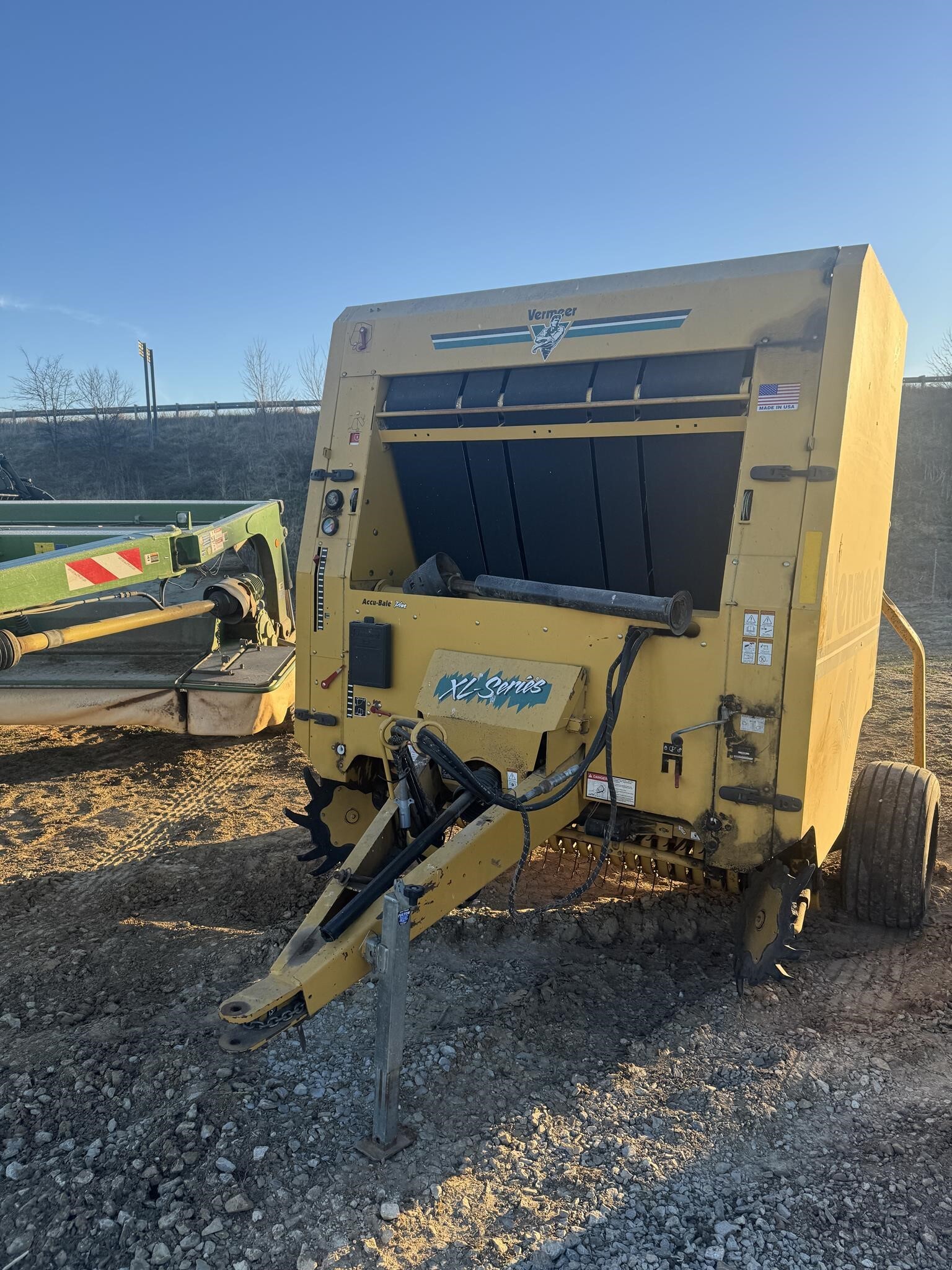 2003 Vermeer 605XL Round Baler