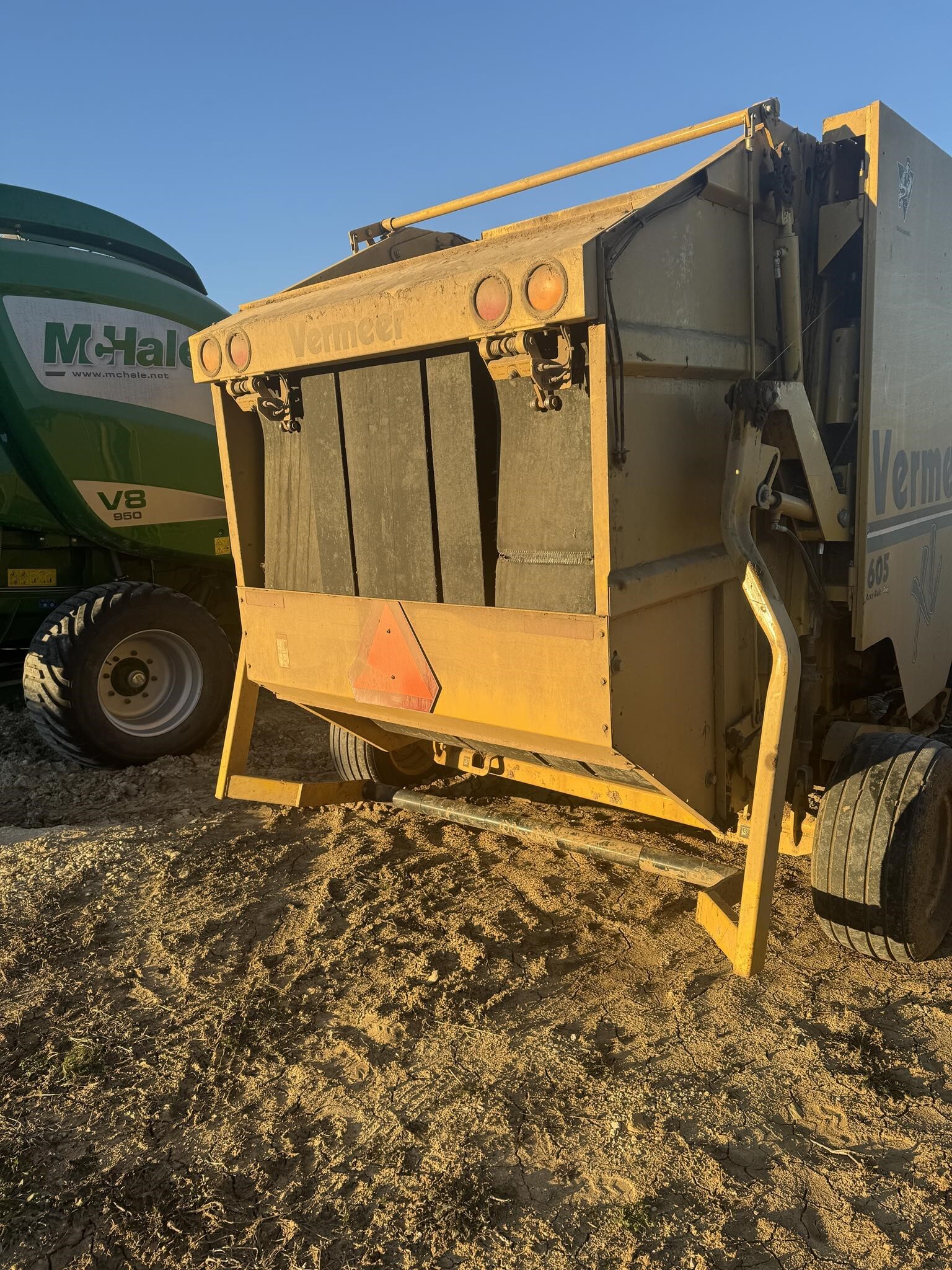 2003 Vermeer 605XL Round Baler