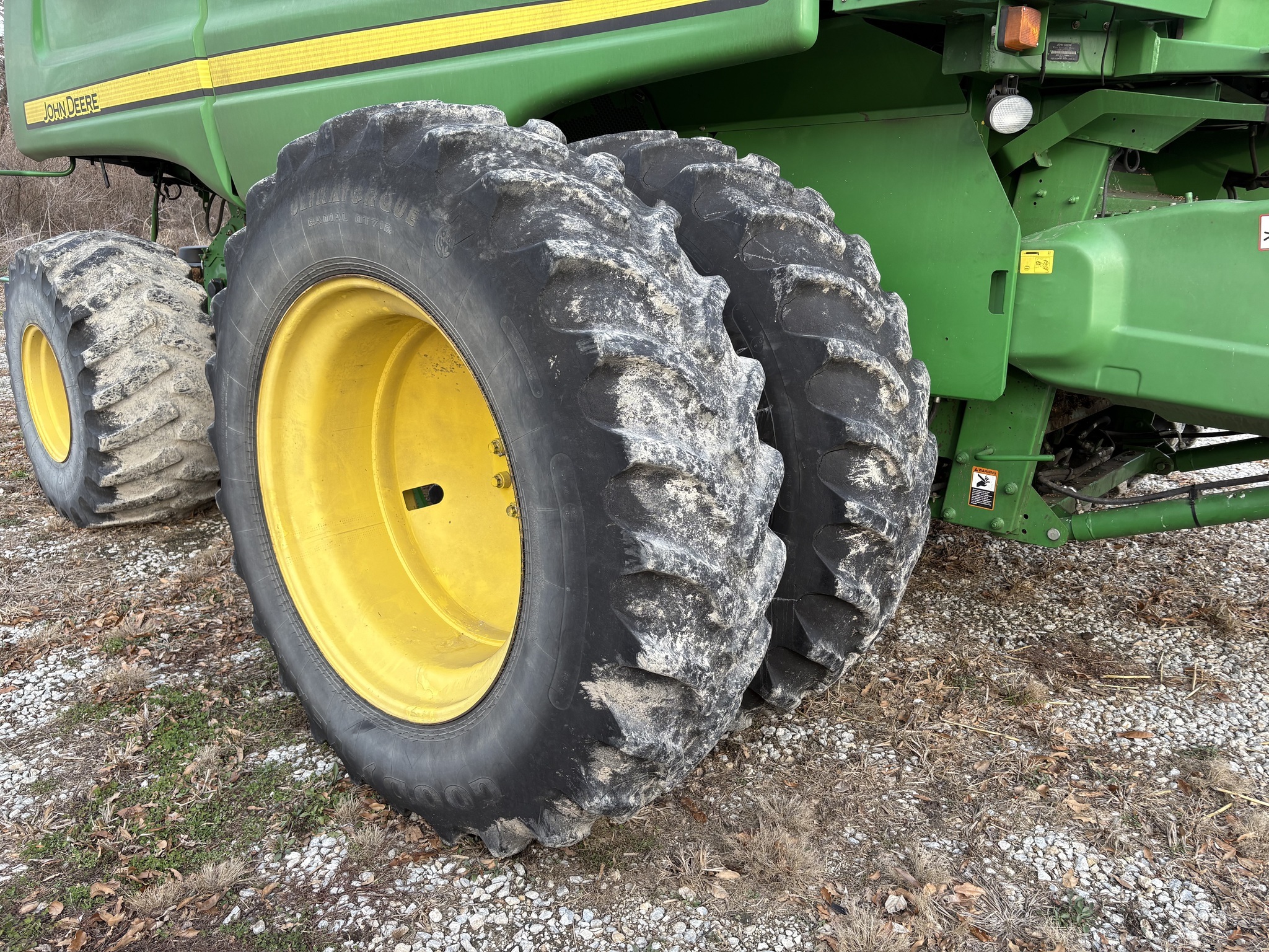 2010 Goodyear 520/85R42 Wheels / Tires / Track