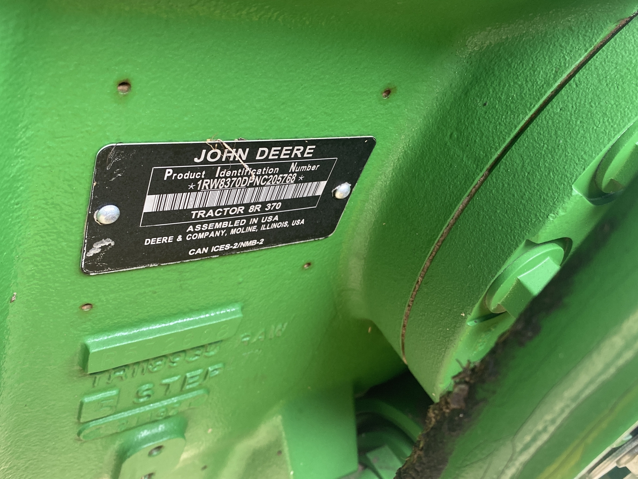 2022 John Deere 8R 370 Tractor