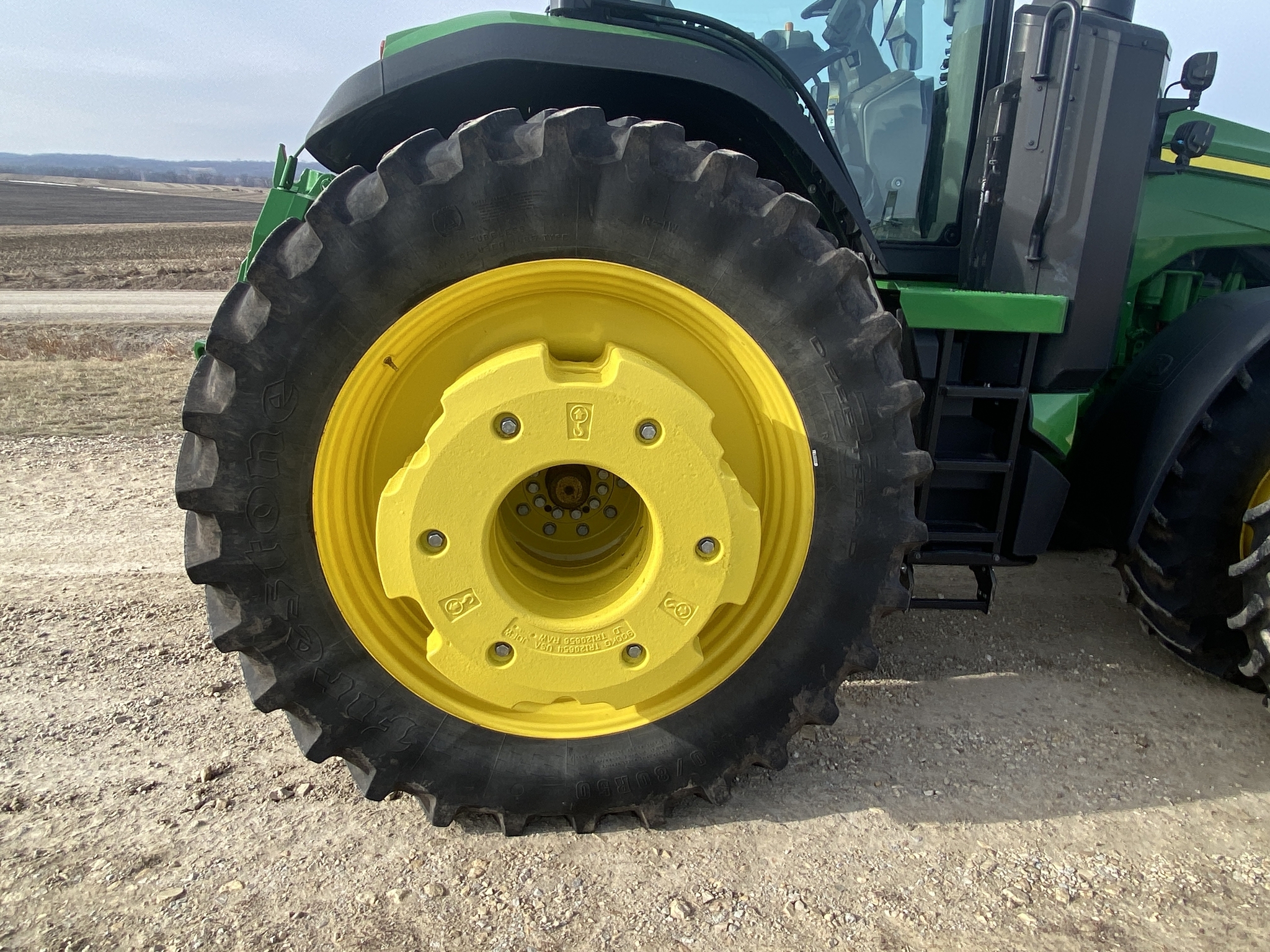 2022 John Deere 8R 370 Tractor