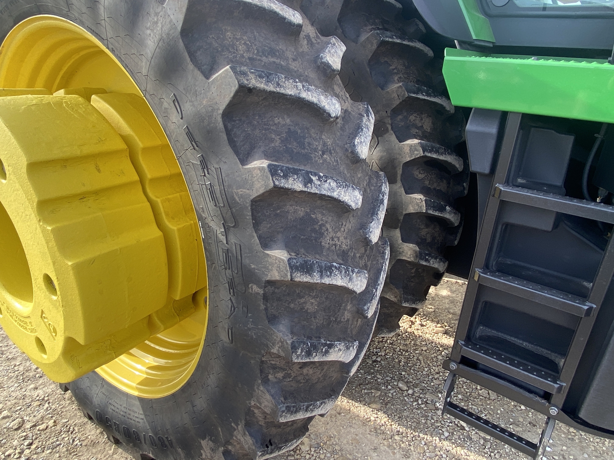 2022 John Deere 8R 370 Tractor
