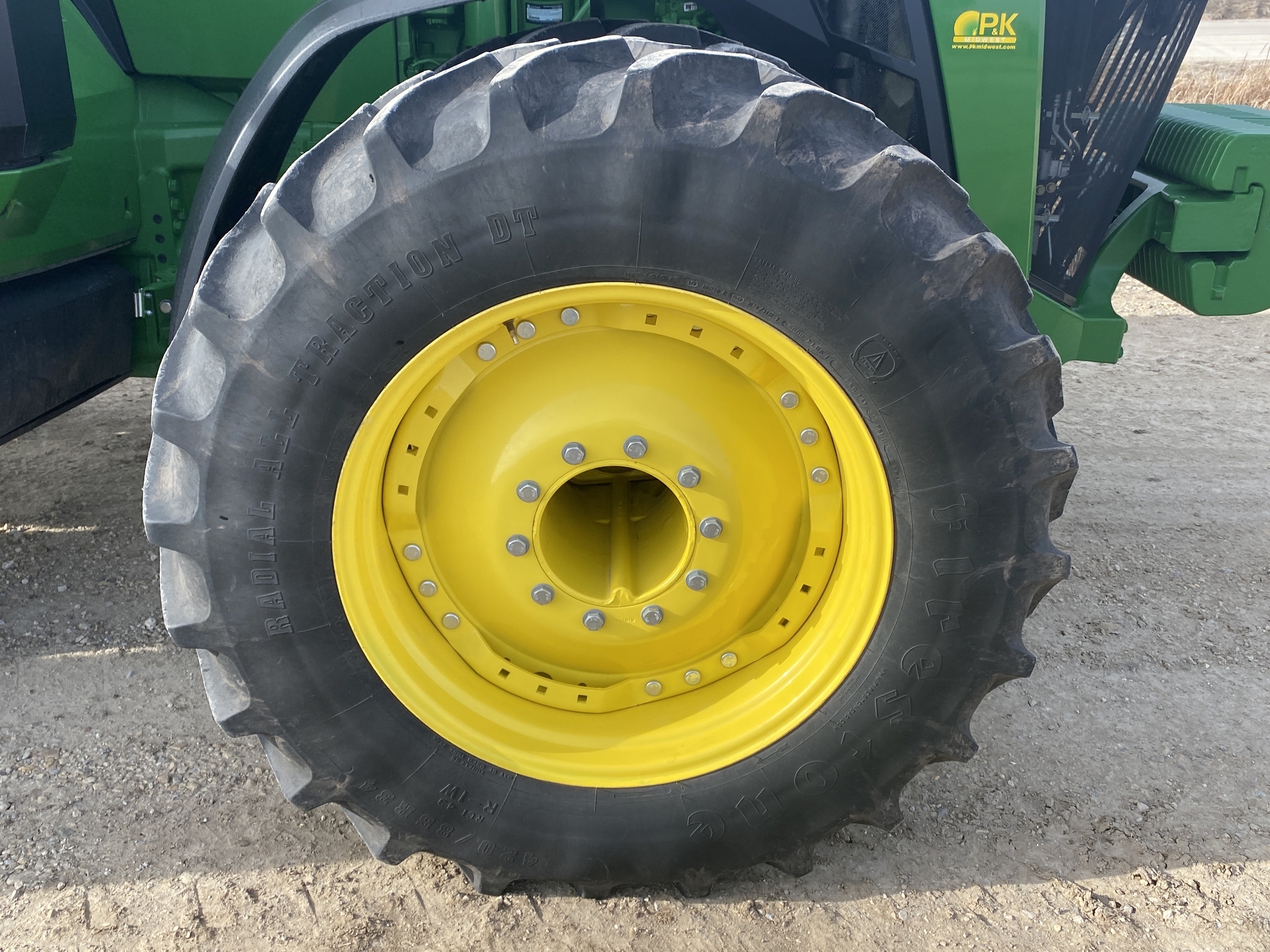 2022 John Deere 8R 370 Tractor