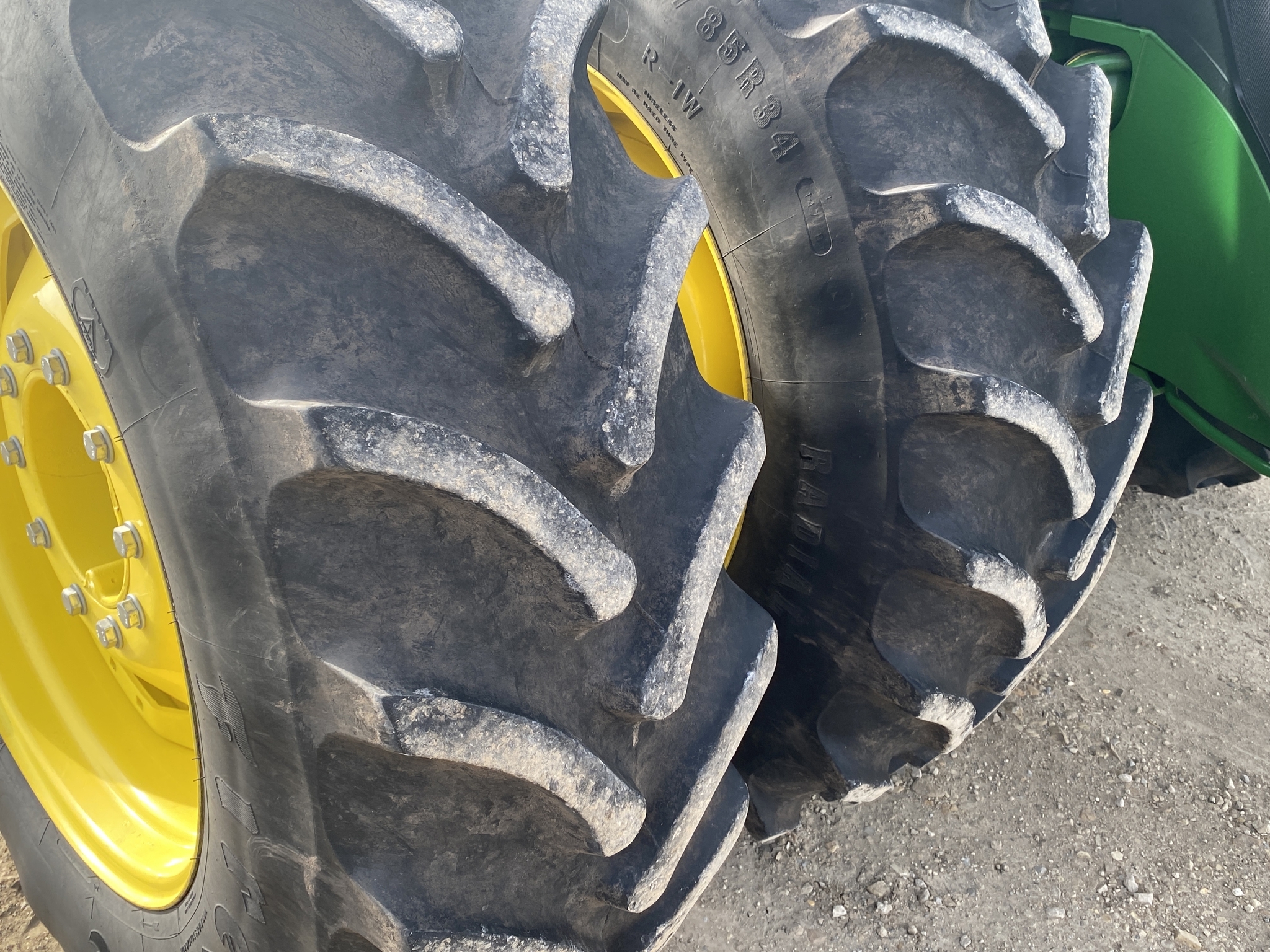 2022 John Deere 8R 370 Tractor