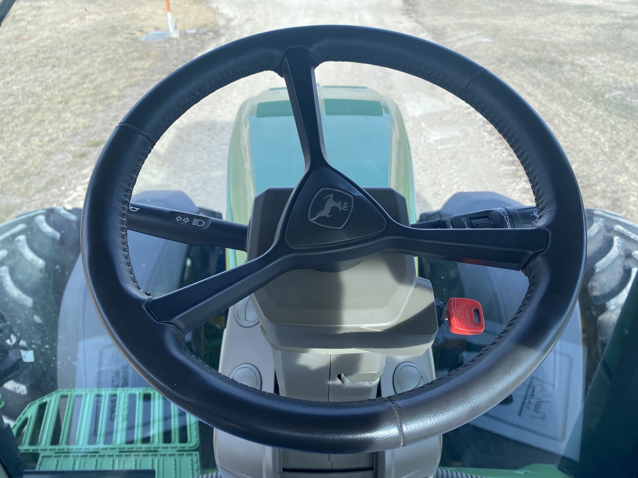 2022 John Deere 8R 370 Tractor
