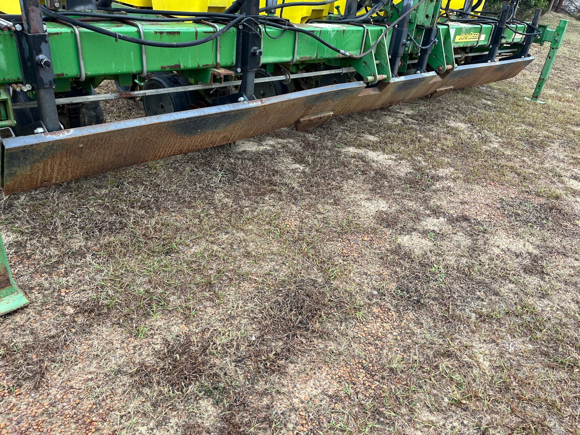 2004 John Deere 1700 Planter