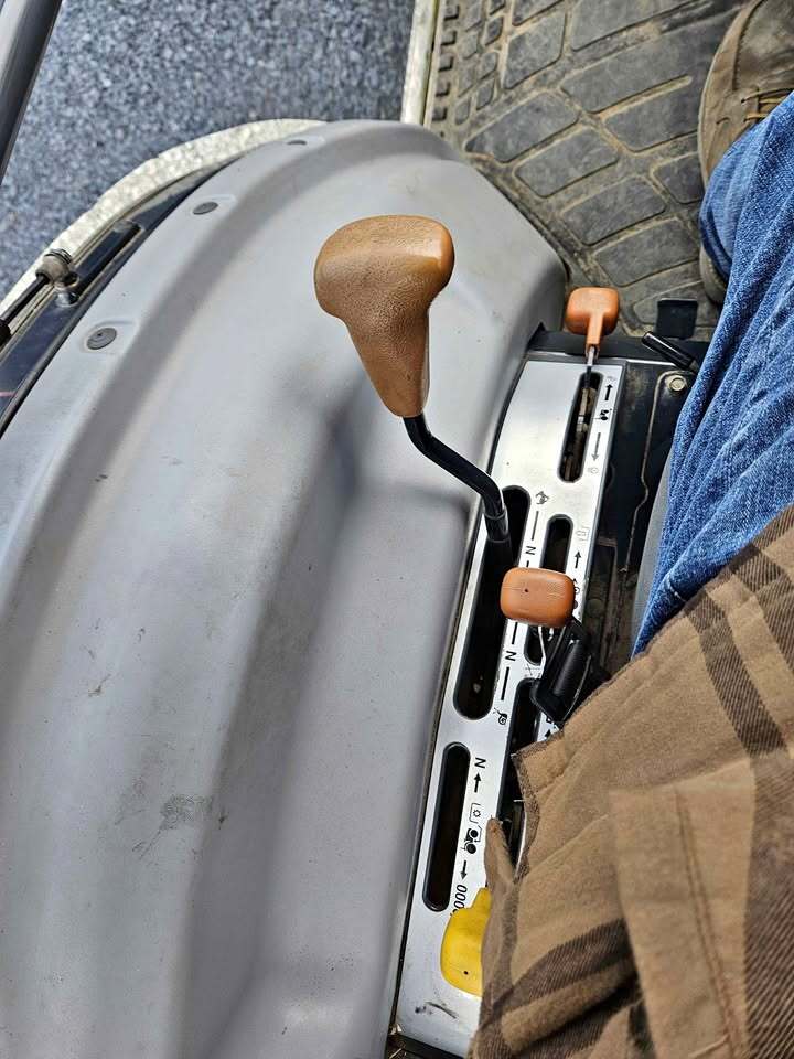  Massey Ferguson 1547 Tractor