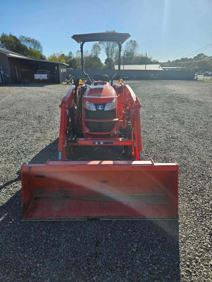  Kubota L3301 Tractor