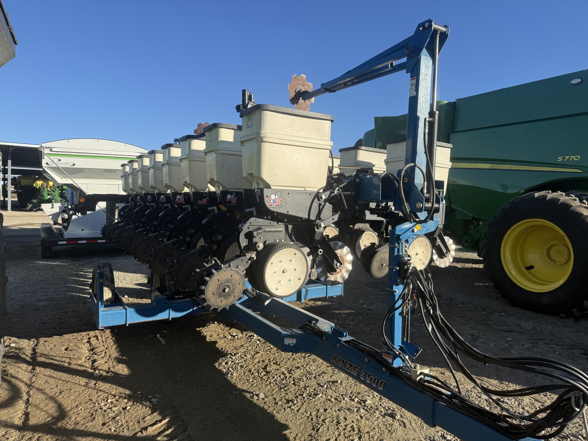 2012 Kinze 3500 Planter