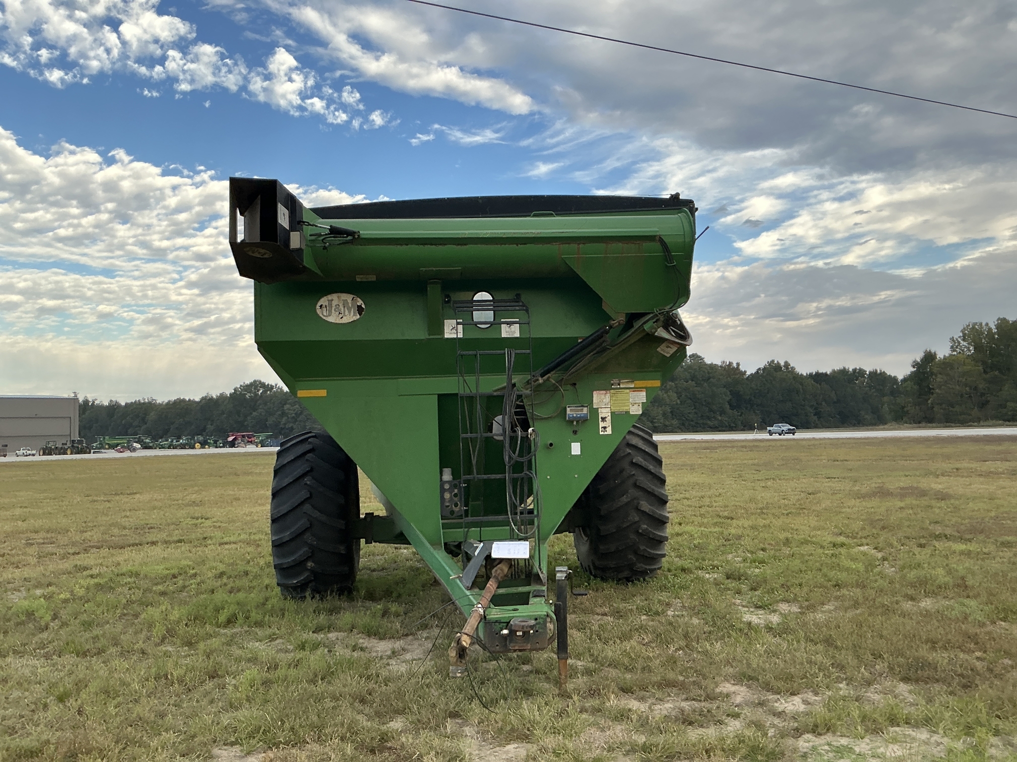 2013 J&M 875 Grain Cart