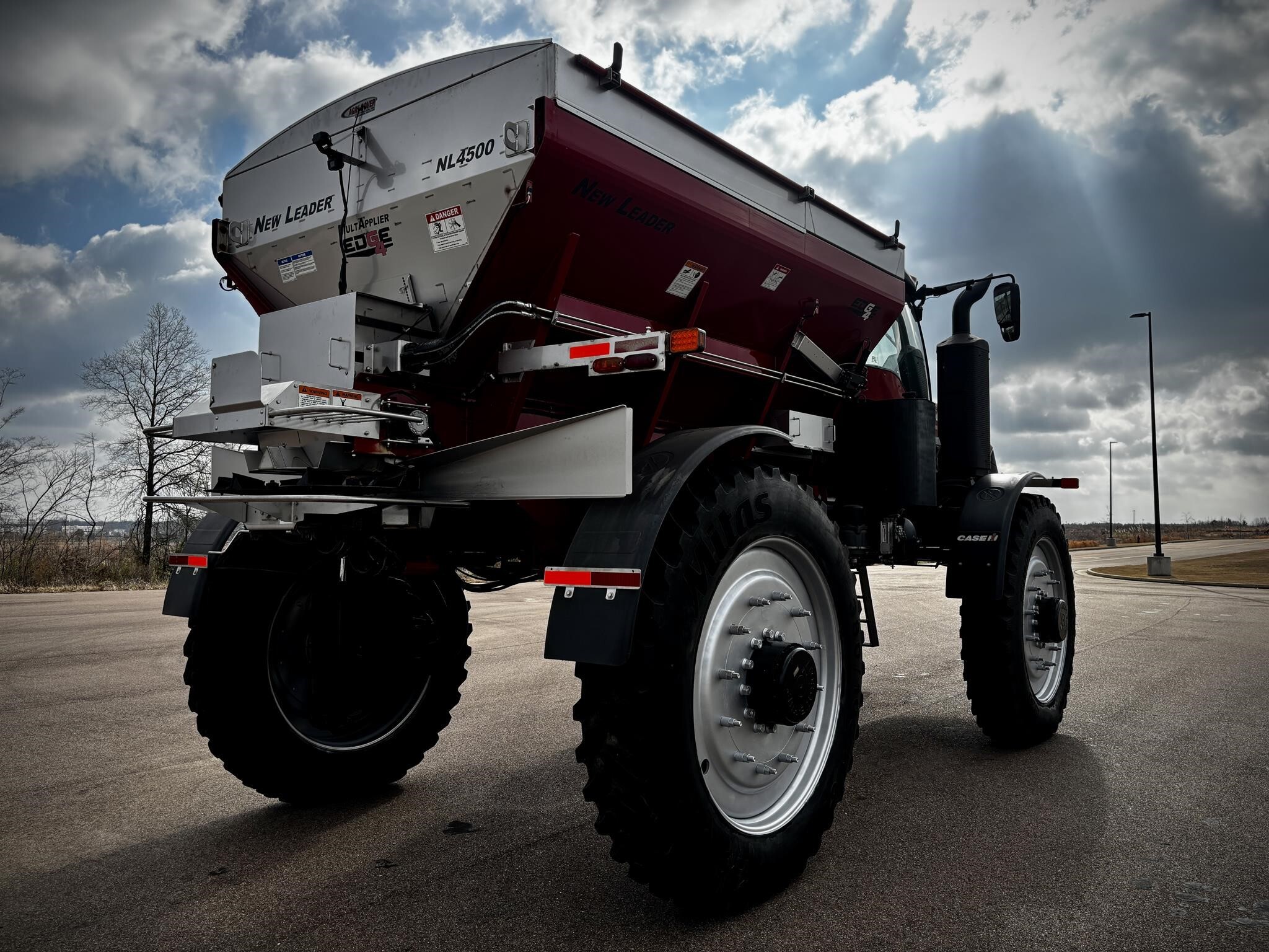 2019 Case IH TRIDENT 5550 Self-Propelled Sprayer