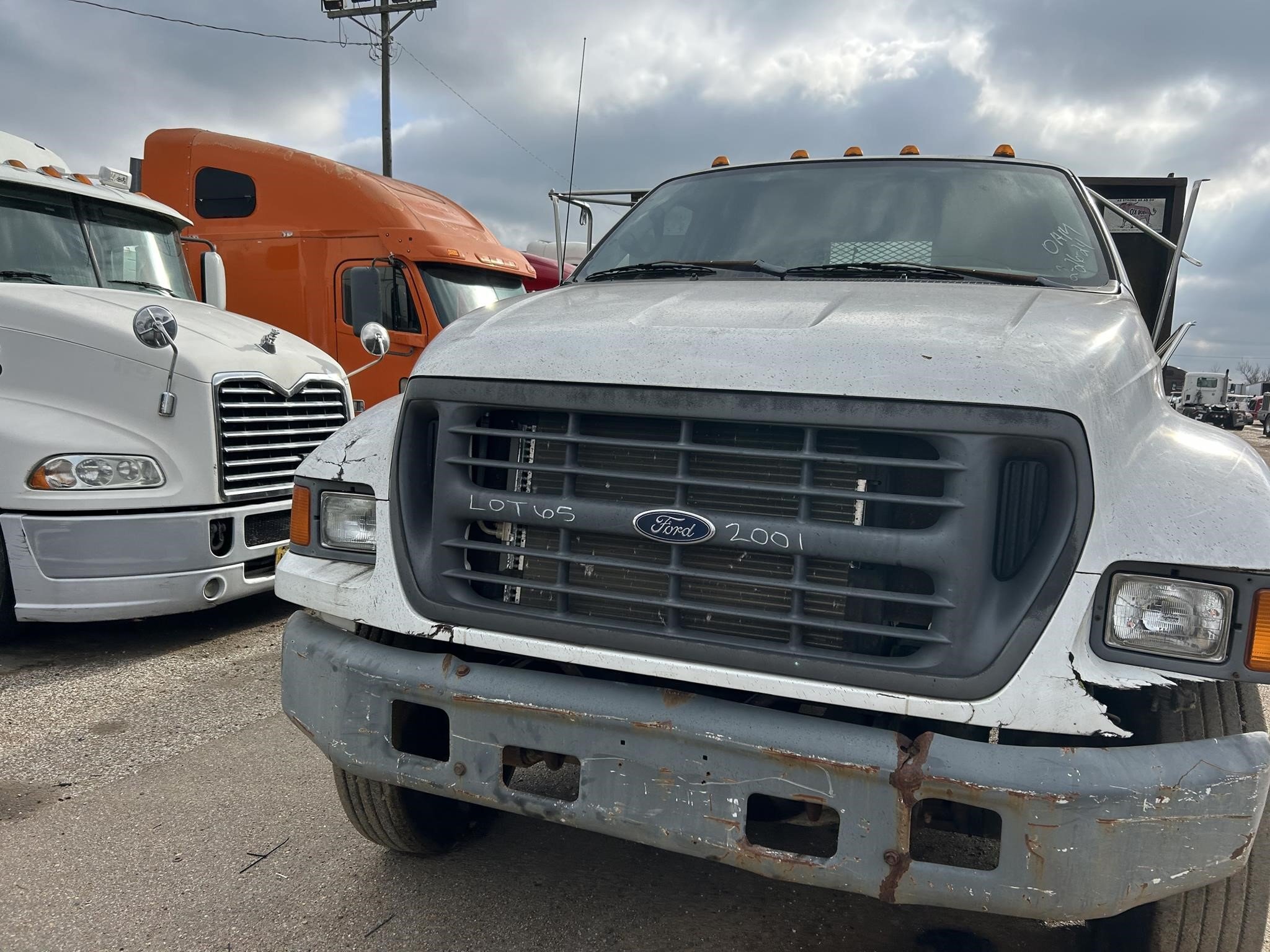 2001 Ford F-650 Pickup