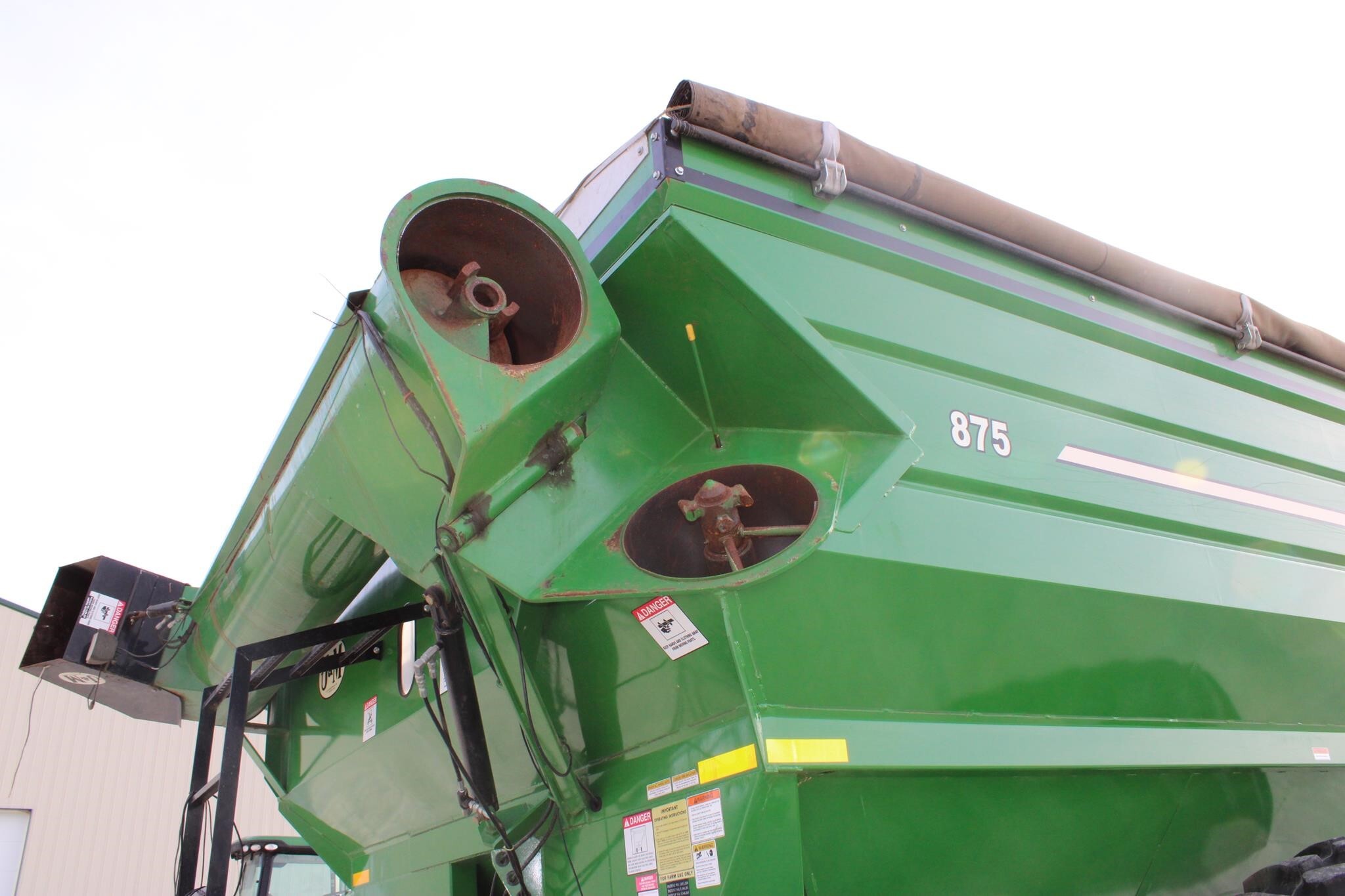  J&M 875-18 Grain Cart