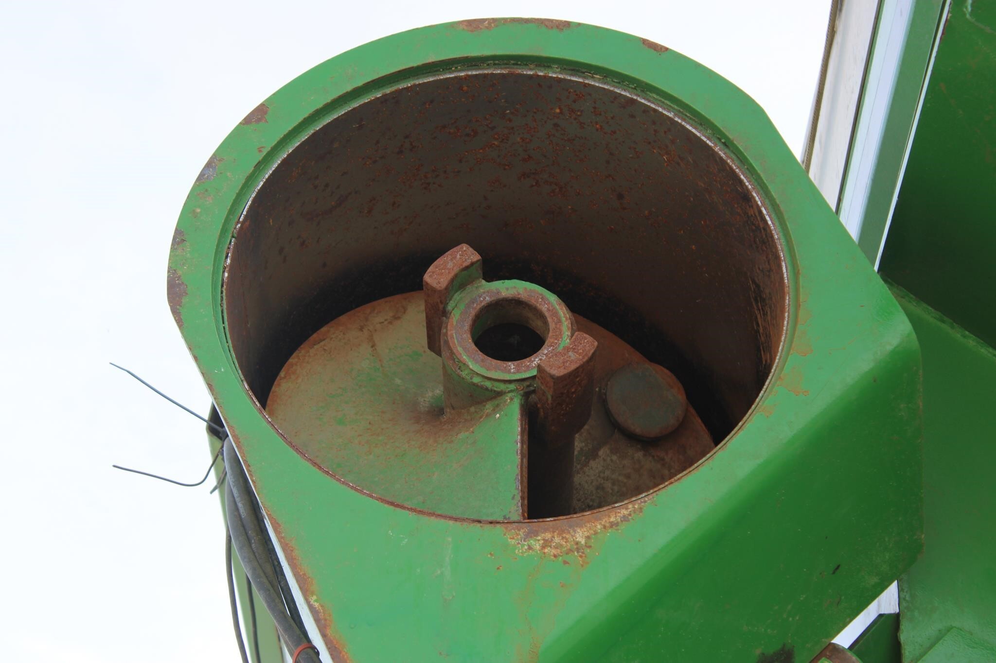  J&M 875-18 Grain Cart