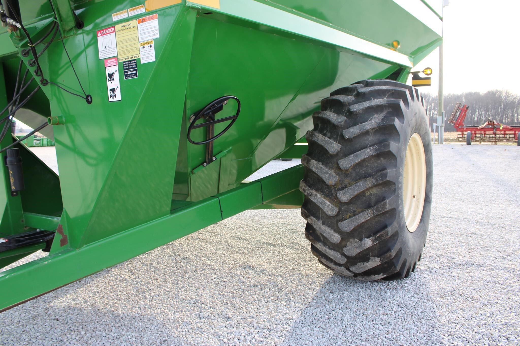  J&M 875-18 Grain Cart