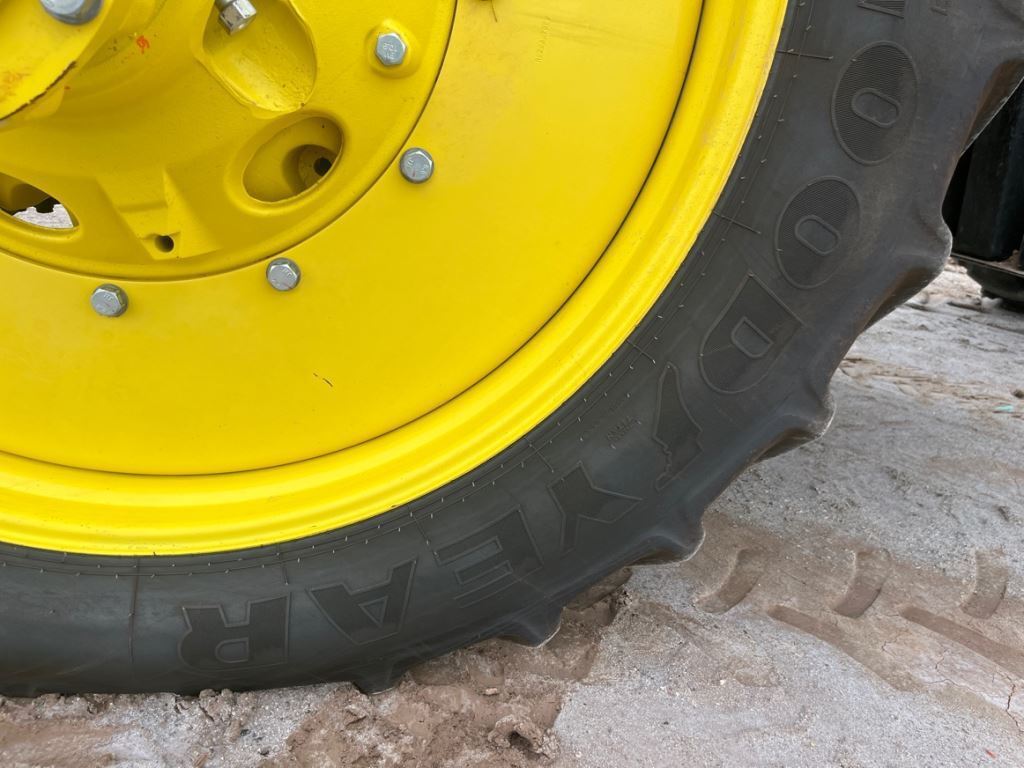2023 John Deere 8R 230 Tractor