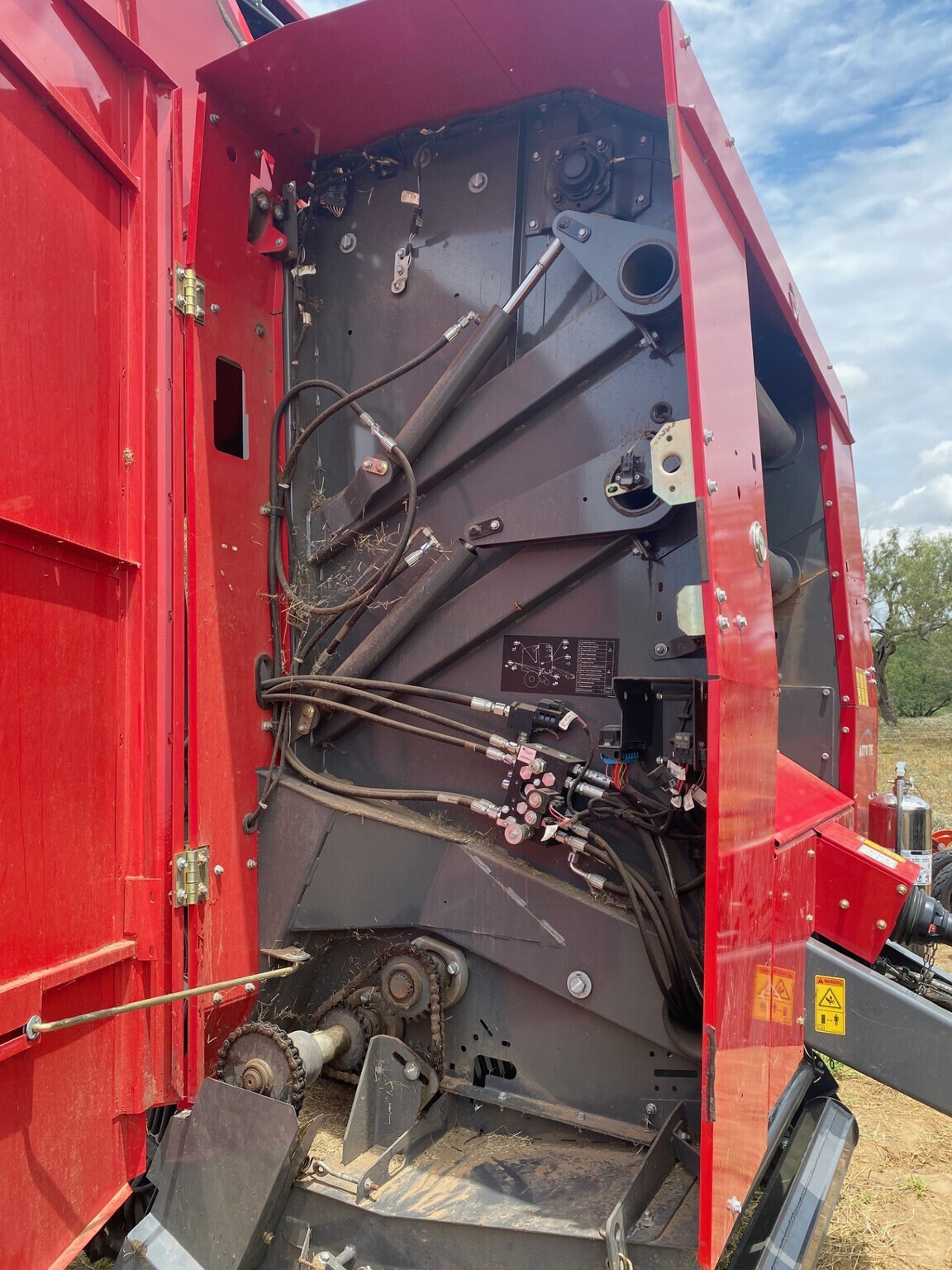 2022 Massey Ferguson 2946 Round Baler