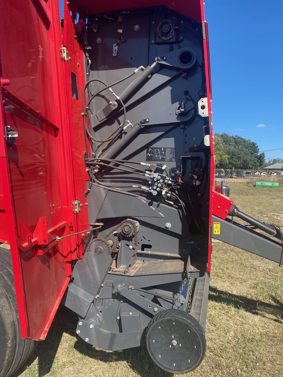 2022 Massey Ferguson 2946 Round Baler