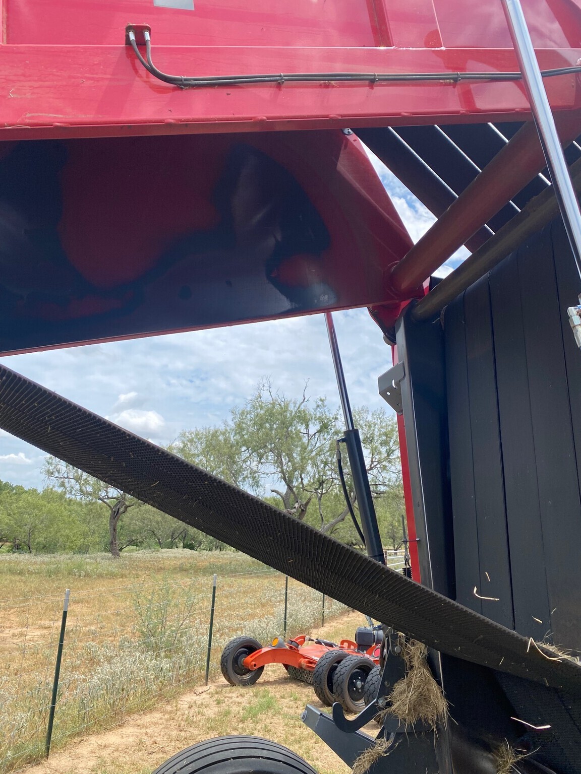 2022 Massey Ferguson 2946 Round Baler