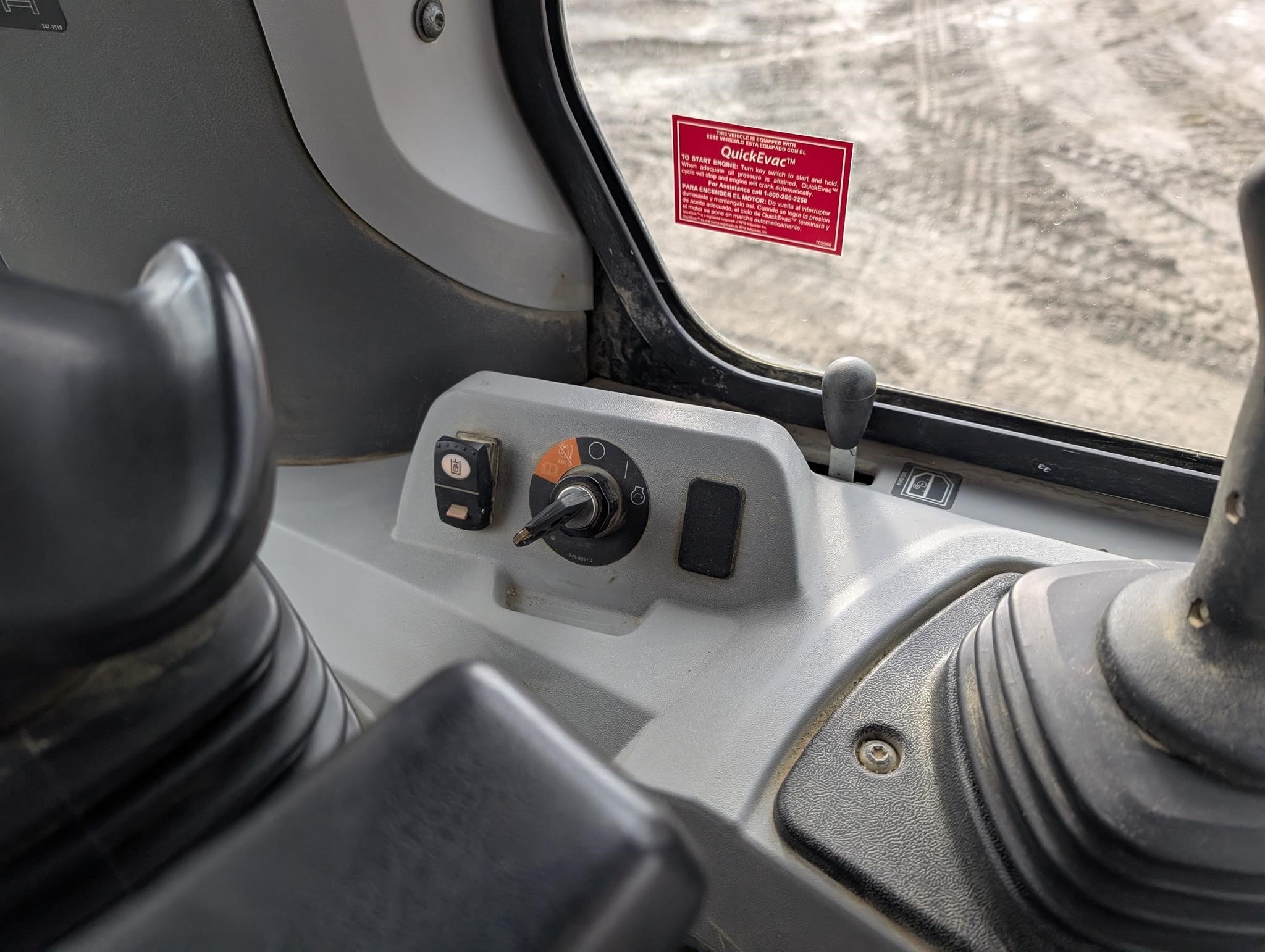 2015 Caterpillar D7E LGP Dozer