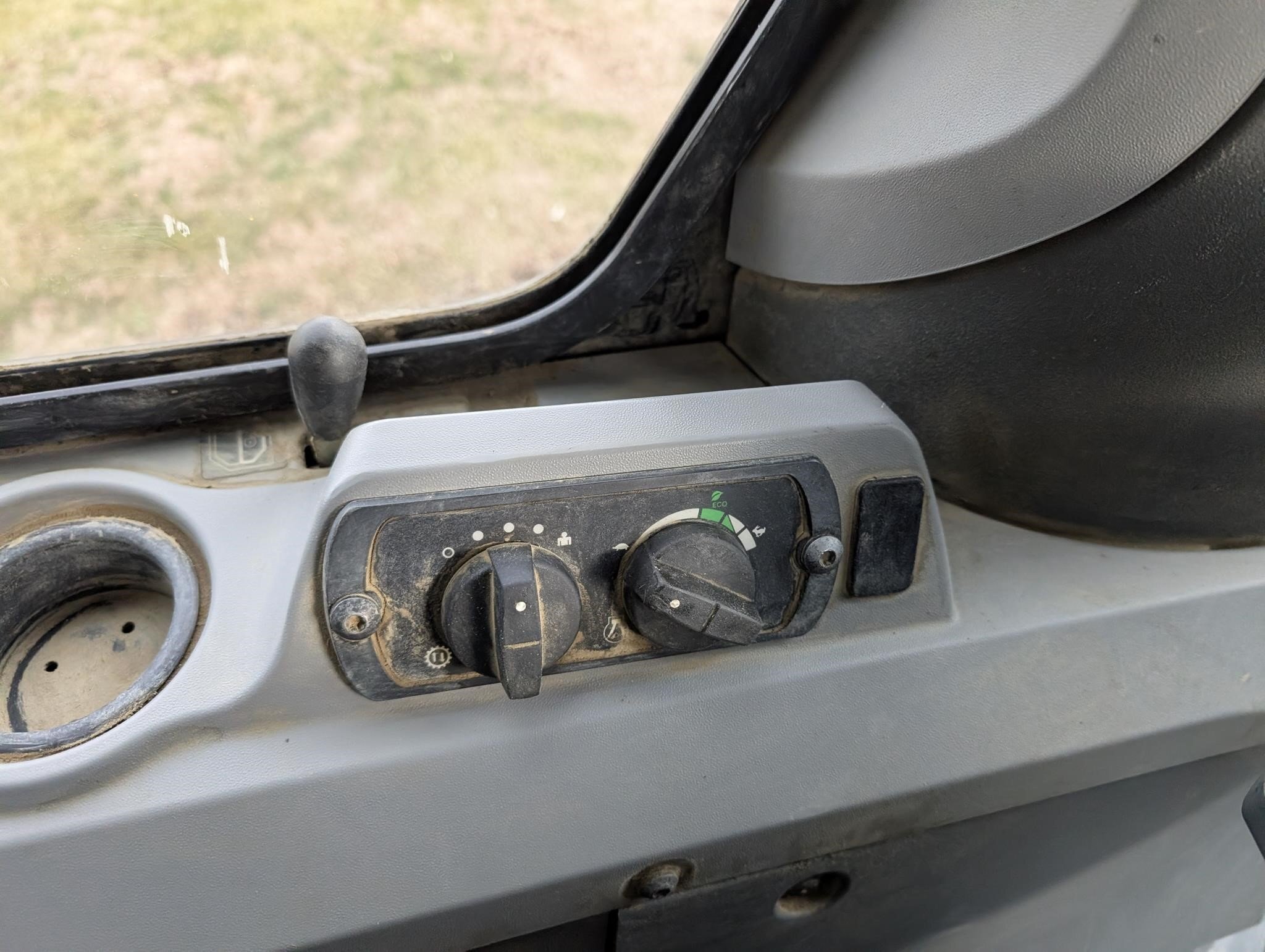 2015 Caterpillar D7E LGP Dozer